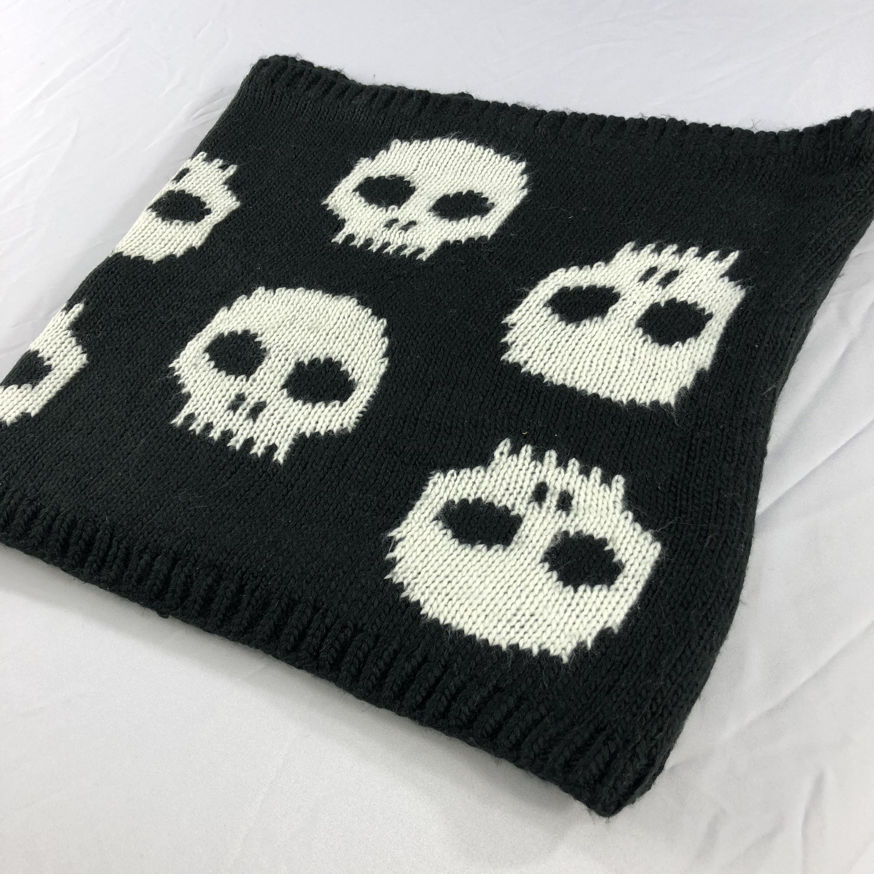 Divided Divided by H&M Skulls Scarf Muffler V936 Size ONE SIZE - 3 Thumbnail