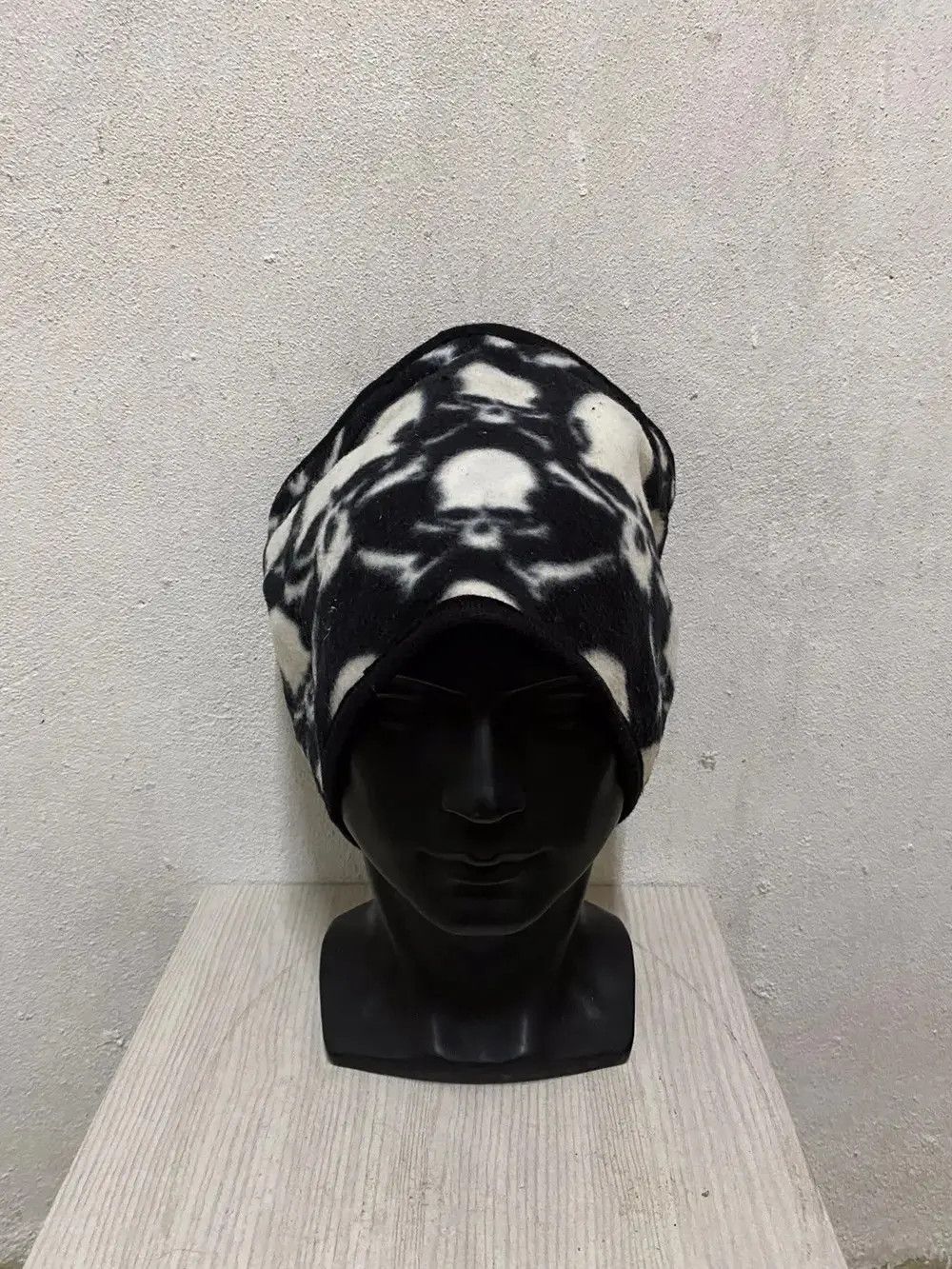 Japanese Brand Japanese Brand Skulls Reversible Neck Warmer/ Beanie Hat Size ONE SIZE - 4 Thumbnail