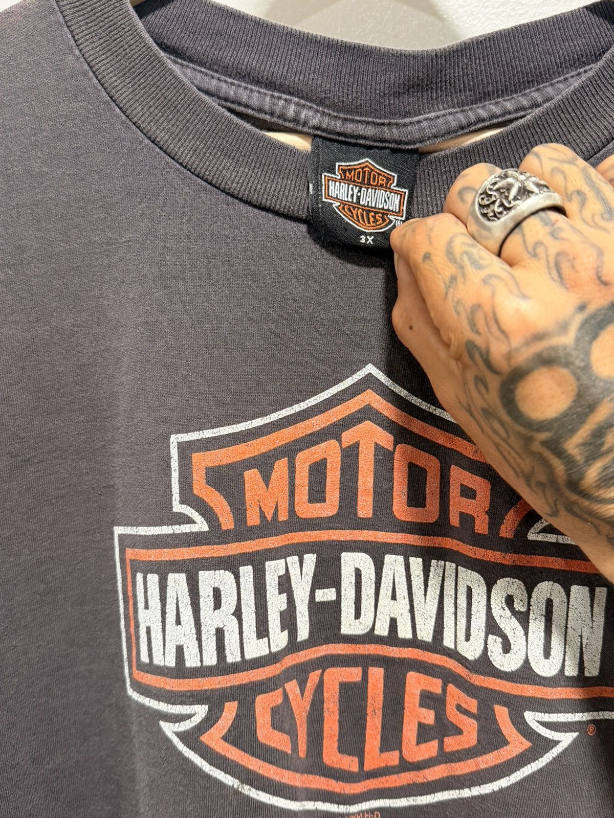 Harley Davidson Smoked and thrashed Harley Davidson shield Tshirt Size US XXL / EU 58 / 5 - 6 Thumbnail