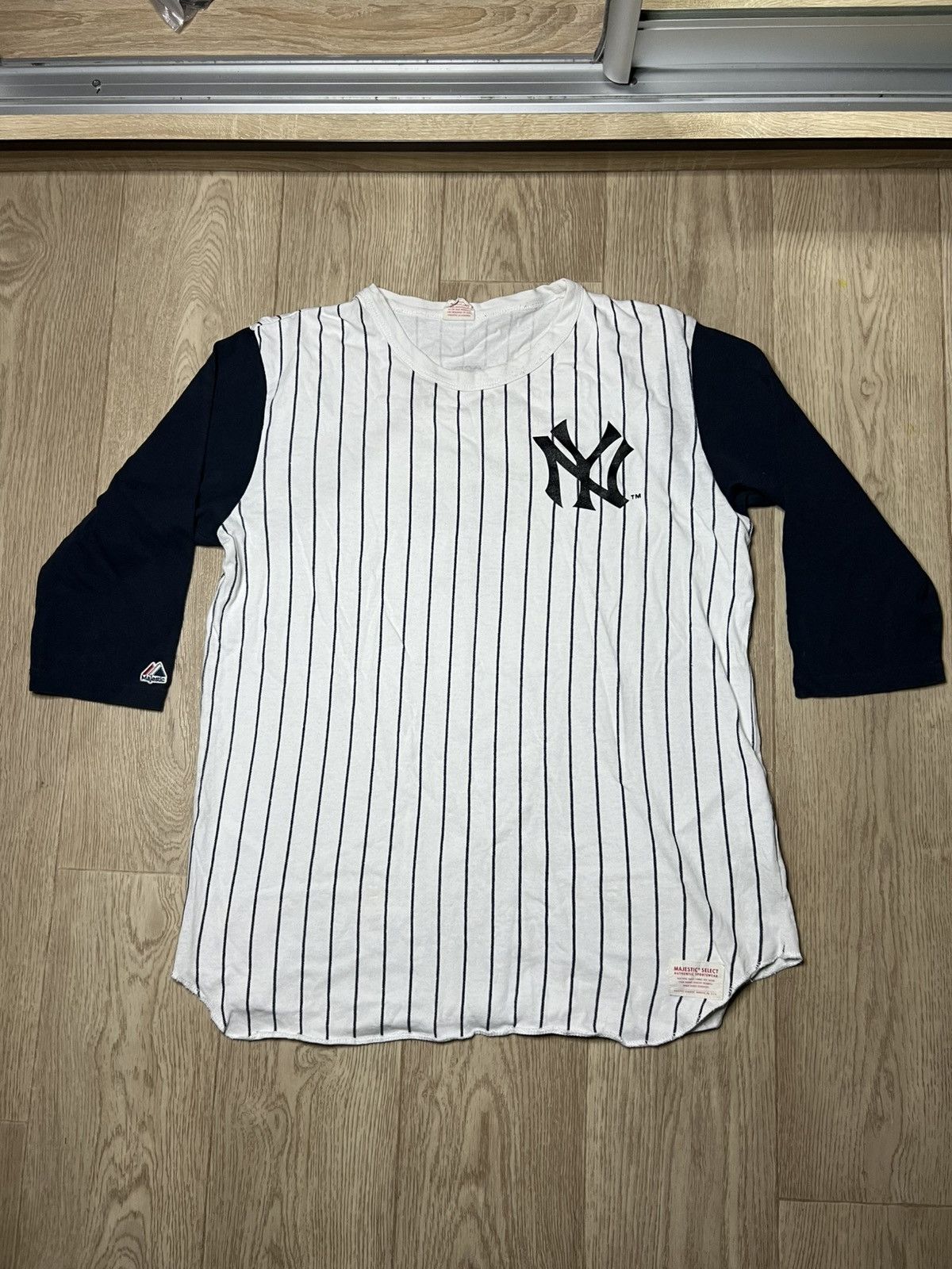 Majestic × New York Yankees × Vintage Vintage Majestic New York Yankees Longsleeve Jersey Shirt Size US L / EU 52-54 / 3 - 1 Thumbnail