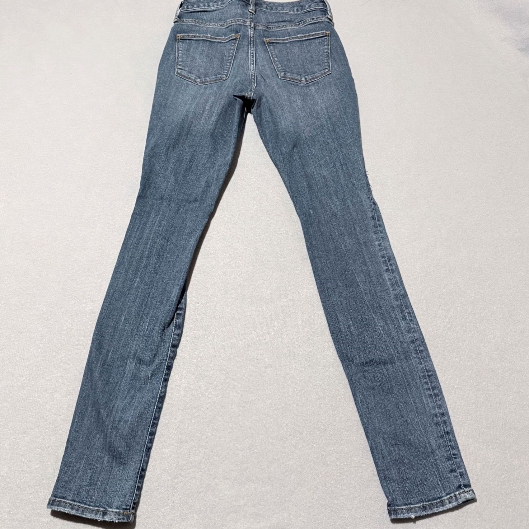 Vintage Universal Thread Jeans Women's Blue Denim Distressed Mid Rise Skinny 26x29 Size 26" / US 2 / IT 38 - 2 Thumbnail