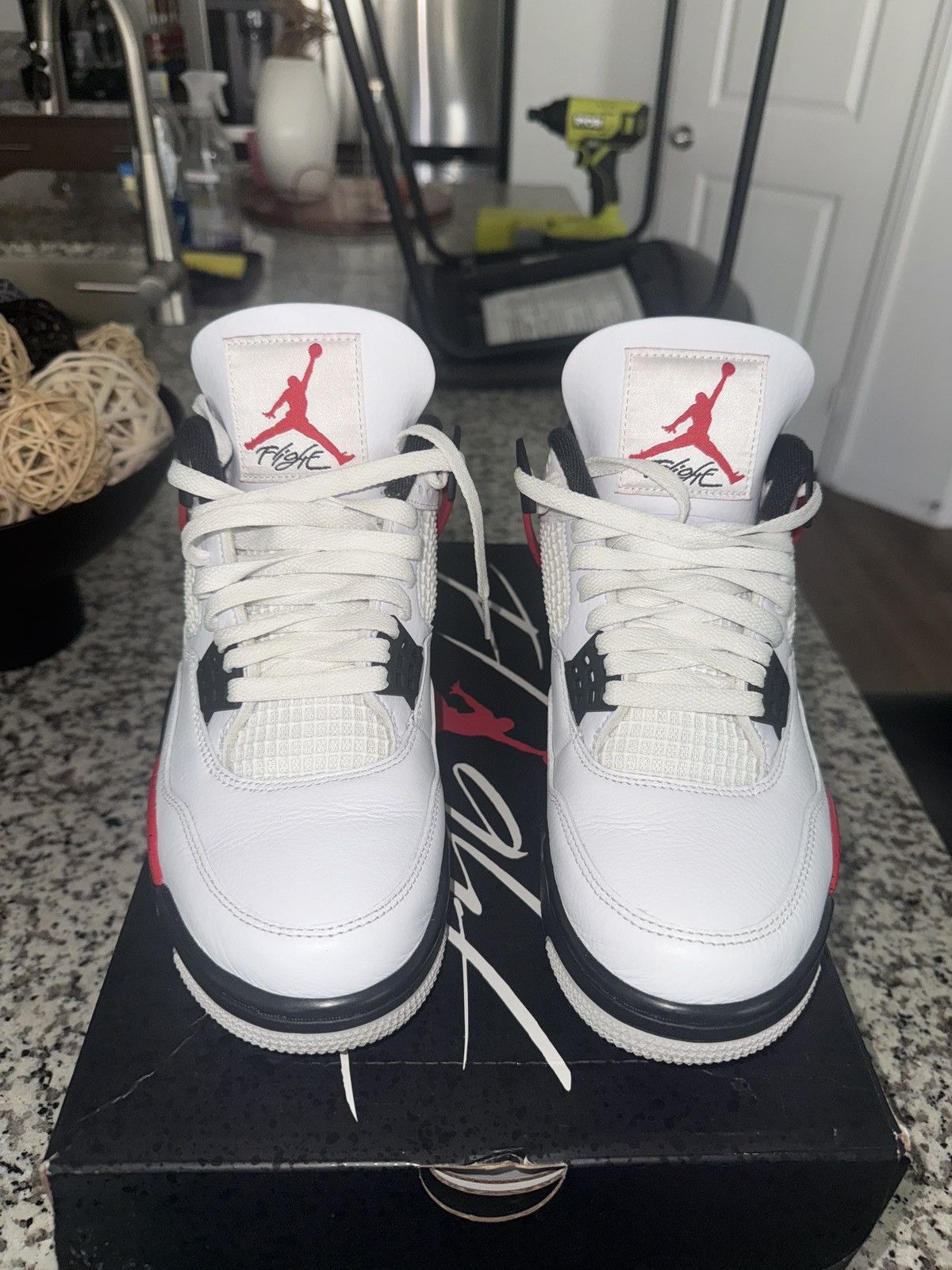 Jordan Brand Jordan 4 red cements Size US 8 / EU 41 - 1 Thumbnail