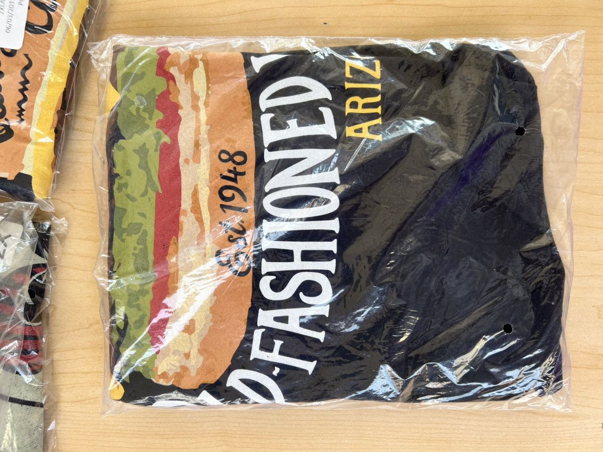 Other Brand New In N Out T Shirt Black SZ XXLARGE Size US XXL / EU 58 / 5 - 2 Thumbnail
