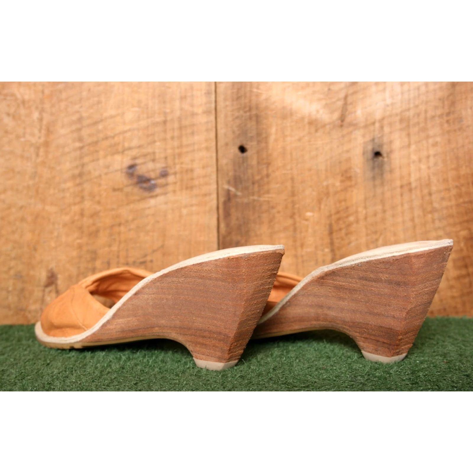 Vintage VINTAGE Footworks Sandal Womens Leather Tan 2.75" Wedge Sz. 8.5 M Slide Footworks Tan Leather Sandals Wedge Slip On Shoes Women 8.5 M Size US 9 / IT 39 - 3 Thumbnail