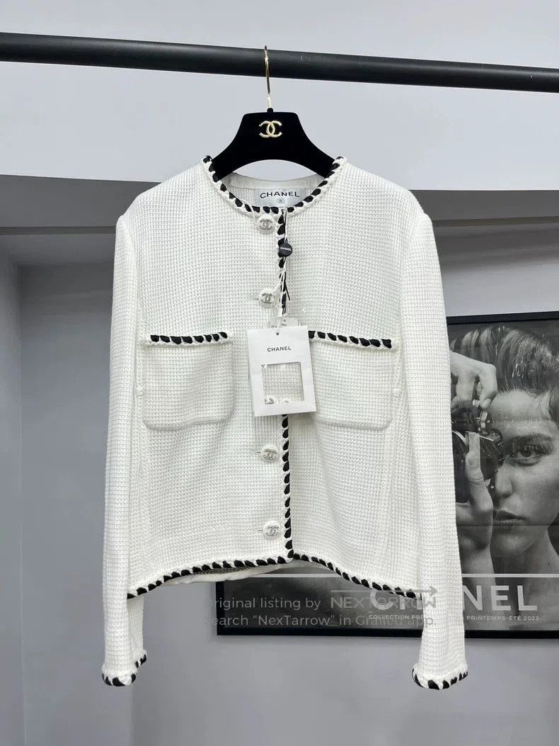 Chanel Chanel Classic White Waffle Jacket. Size US M / EU 48-50 / 2 - 1 Thumbnail