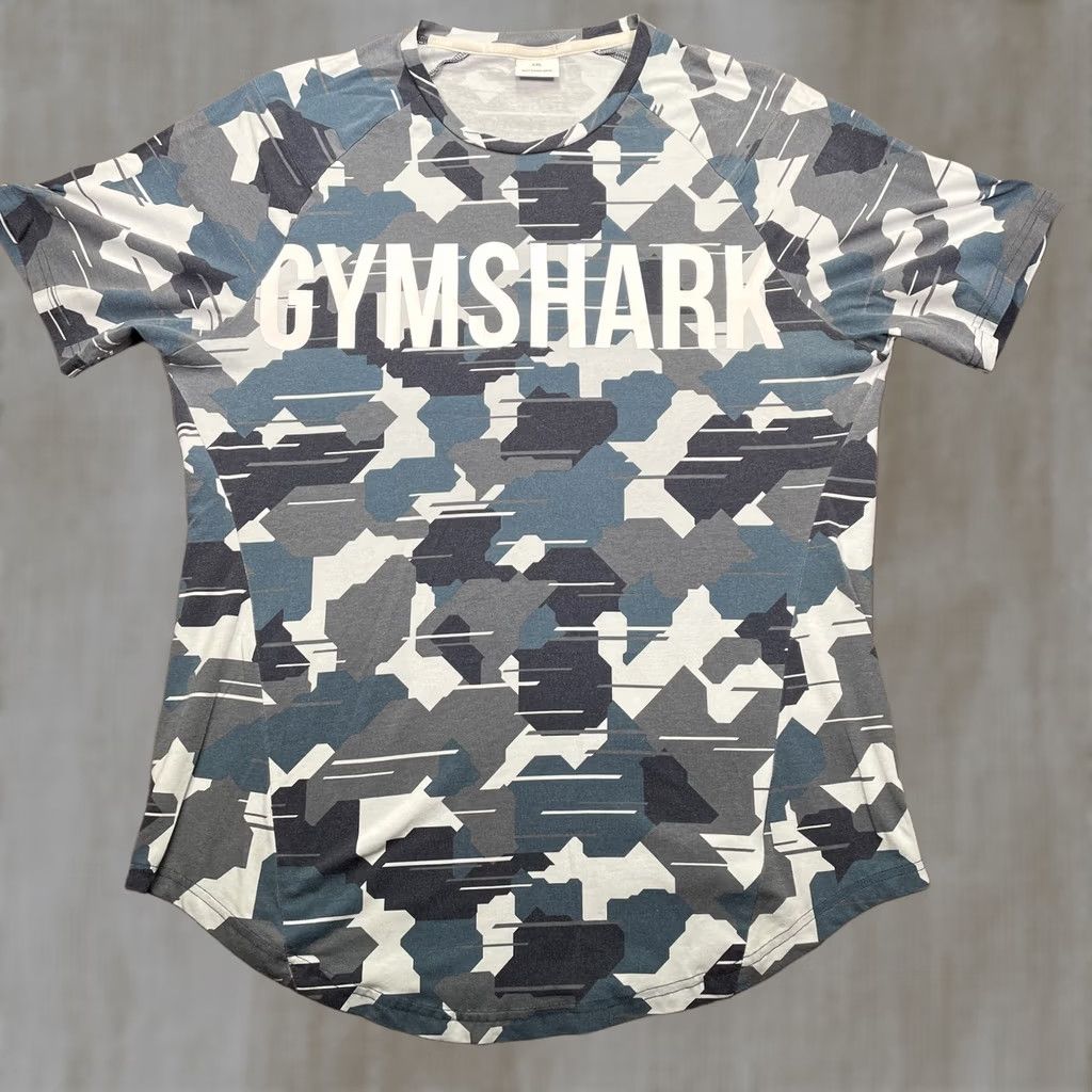 Gymshark Gymshark Shirt Womens 2XL Blue Camo Logo Graphic Tee Athletic Raglan Curve Hem Size XXL / US 16-18 / IT 52-54 - 1 Thumbnail