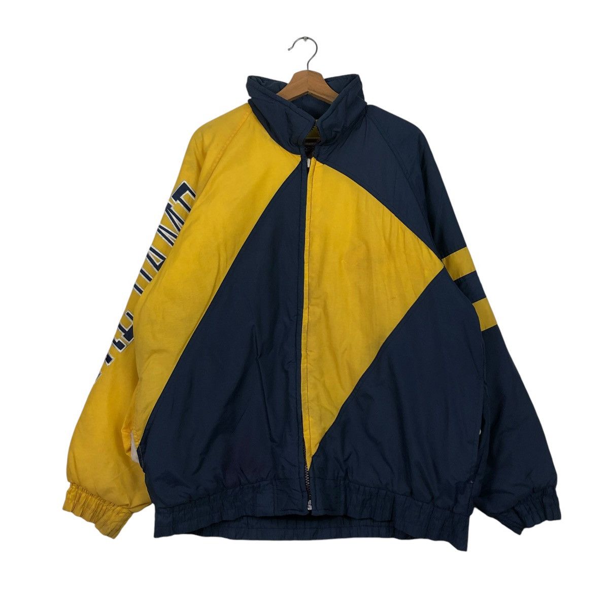 Japanese Brand 🔥VINTAGE BOMBER JACKET NOTRE DAME FIGHTING IRISH BIG LOGO Size US L / EU 52-54 / 3 - 3 Thumbnail