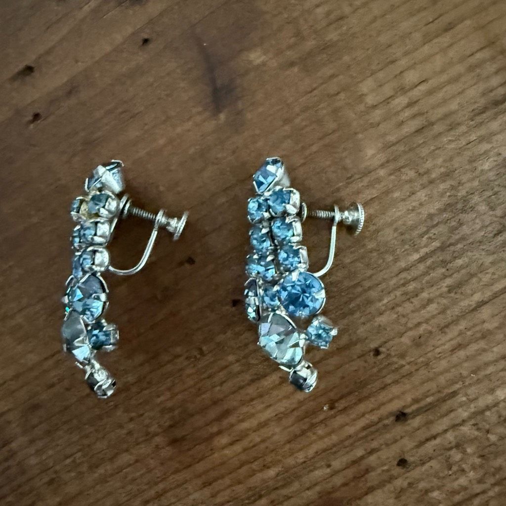 Vintage Vintage Ice Baby Blue Rhinestone Screw Back Earrings Silver Size ONE SIZE - 5 Thumbnail