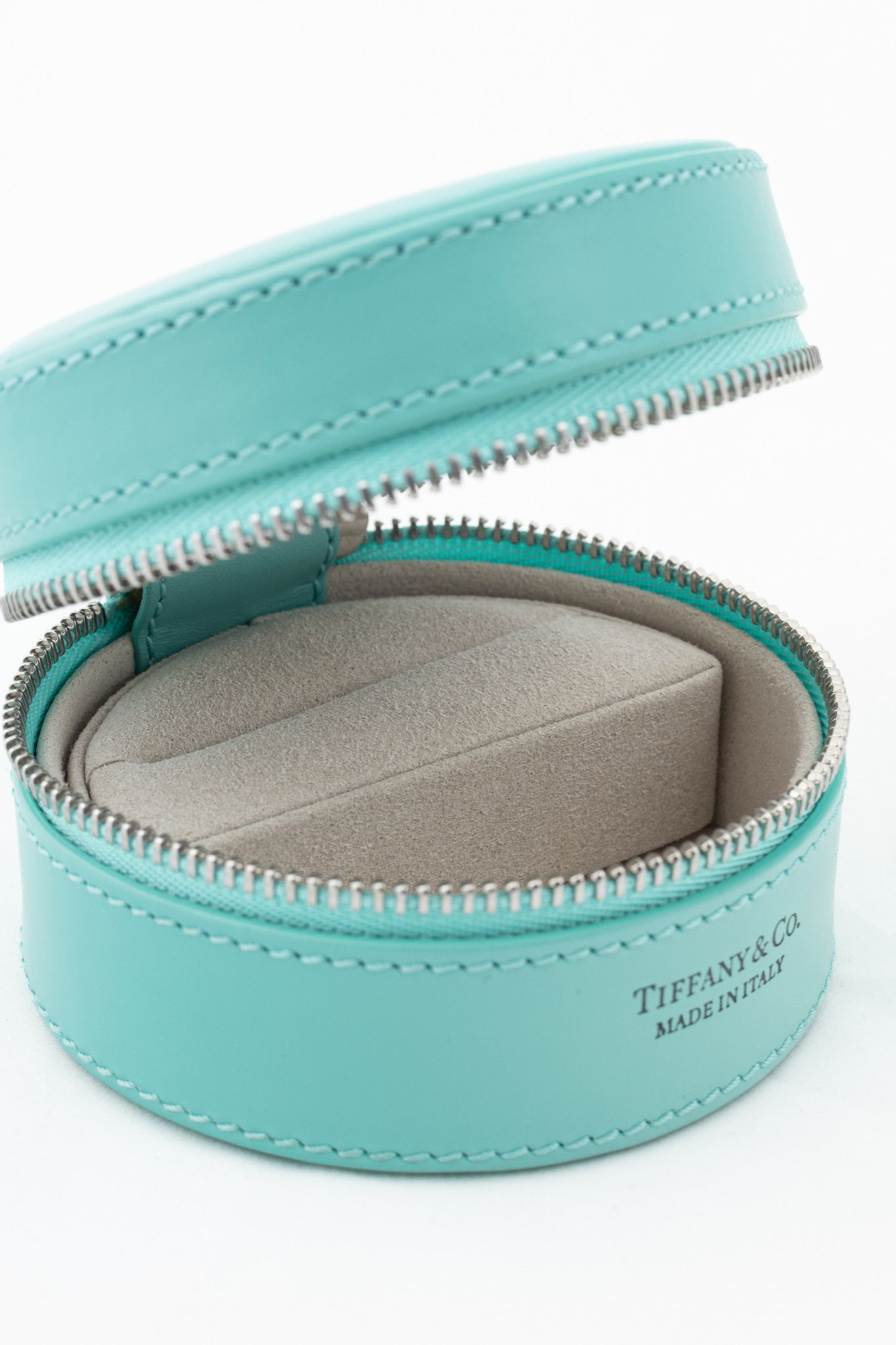 Tiffany & Co. Tiffany & Co. Leather Tiffany Blue Round Jewelry Case Size ONE SIZE - 7 Thumbnail