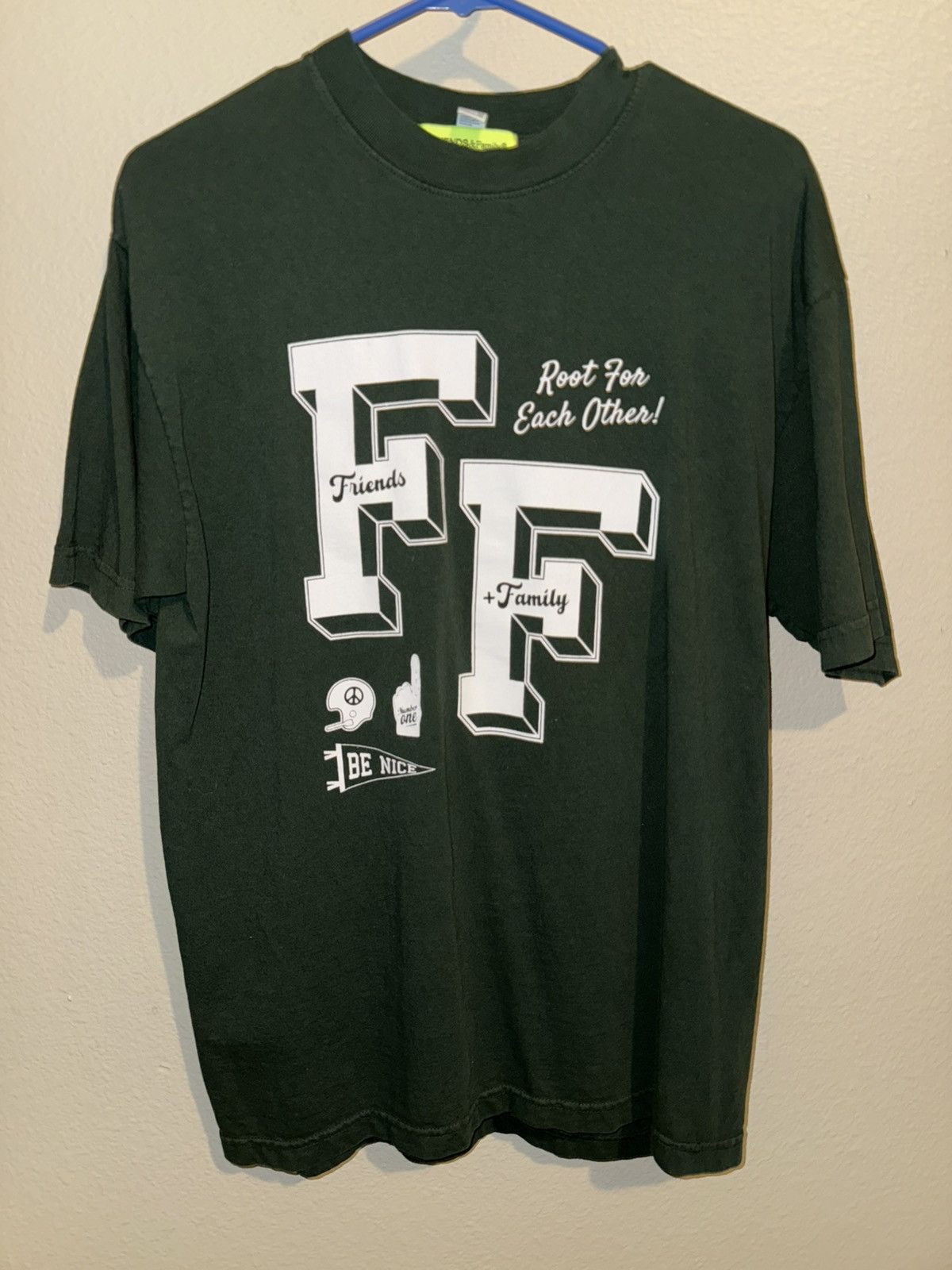 Urban Outfitters Friends & Family Tee Size US M / EU 48-50 / 2 - 1 Thumbnail