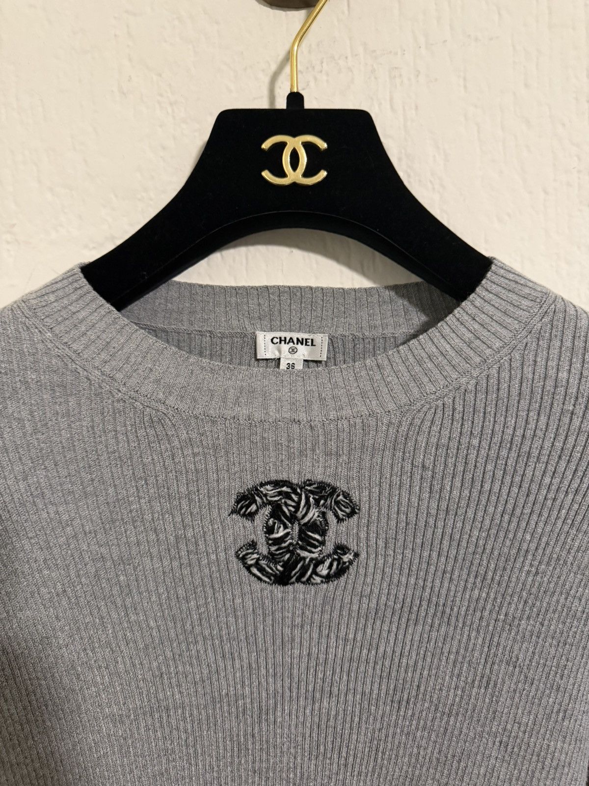 Chanel Vintage Chanel wool knit cc logo longsleeve top size 36 Size XS / US 0-2 / IT 36-38 - 2 Thumbnail