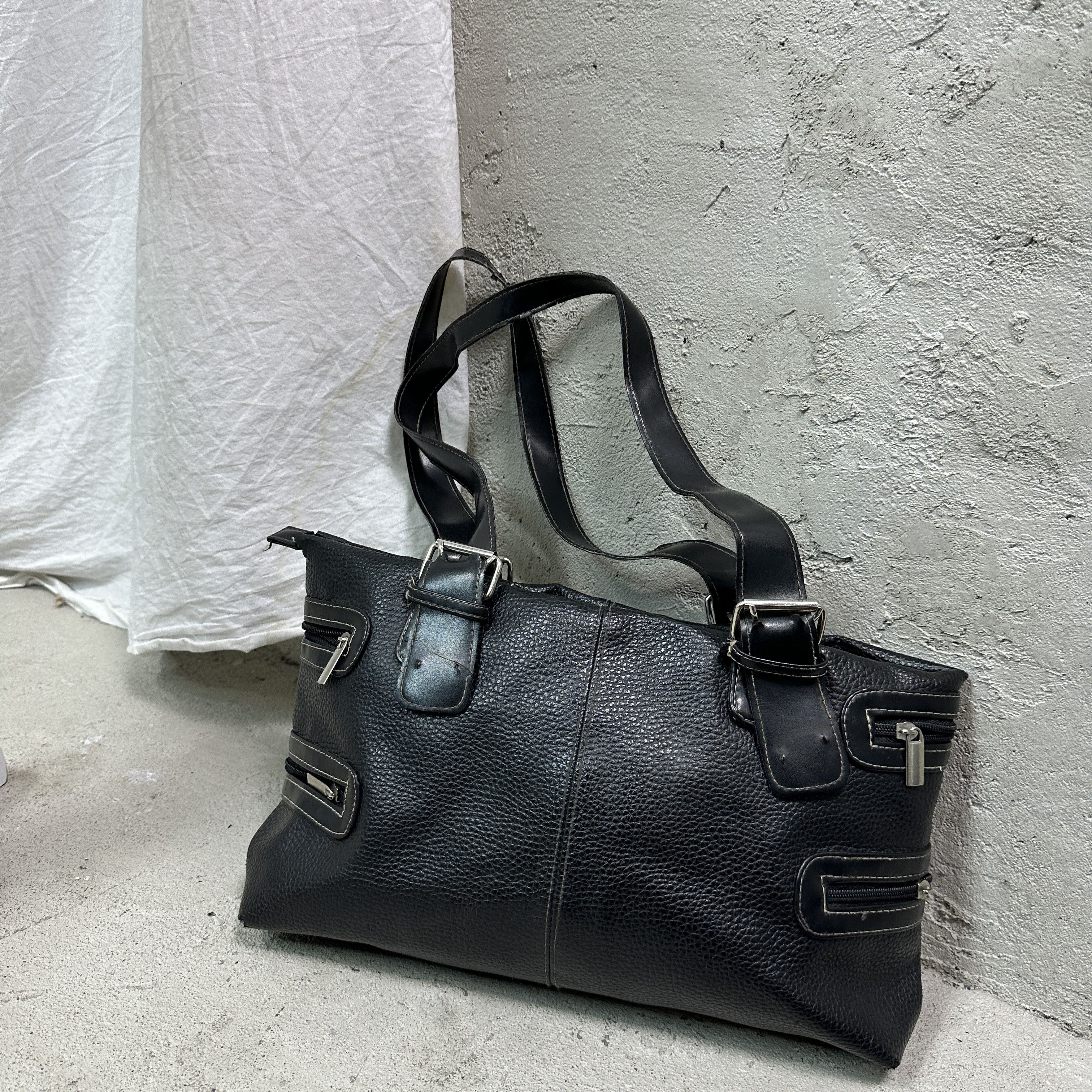 Vintage Vintage Avant Garde Leather Zippers Bag Y2K Size ONE SIZE - 7 Thumbnail