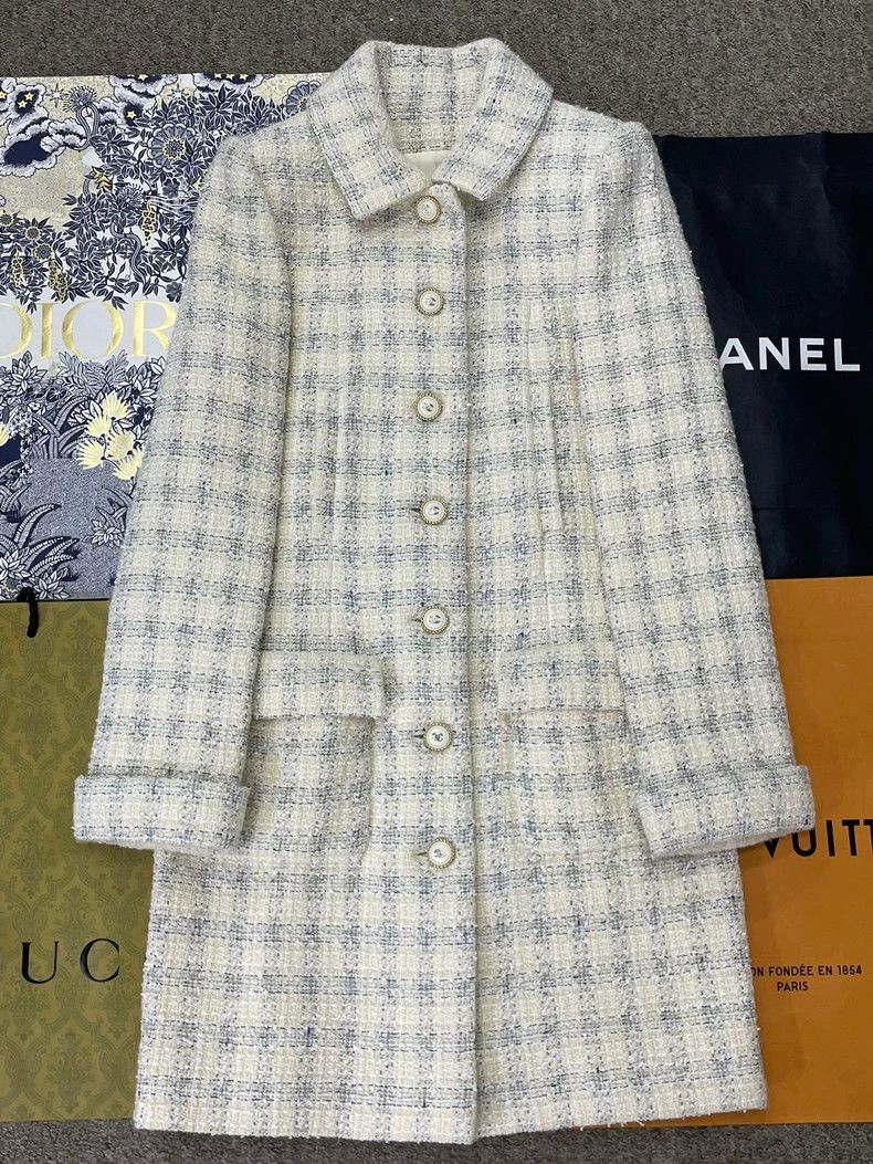 Chanel chanel White plaid tweed long coat Size XS / US 0-2 / IT 36-38 - 1 Thumbnail