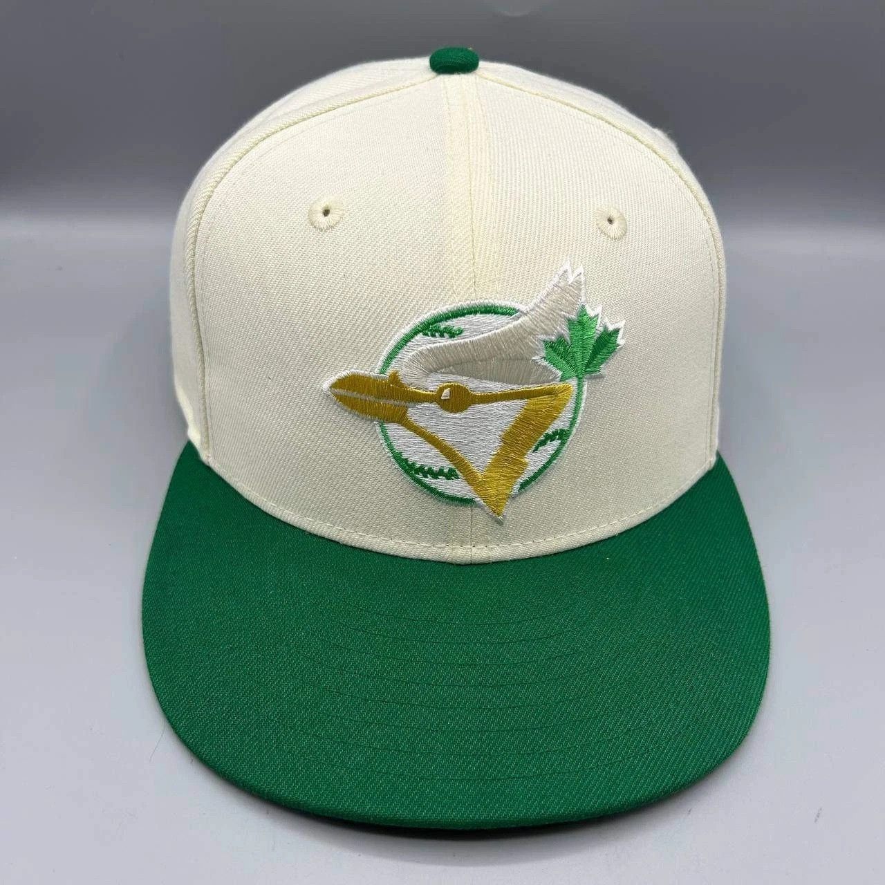 New Era Toronto Blue Jays Hat Men 7 1/2 White Green MLB Fitted Cap Size ONE SIZE - 1 Thumbnail