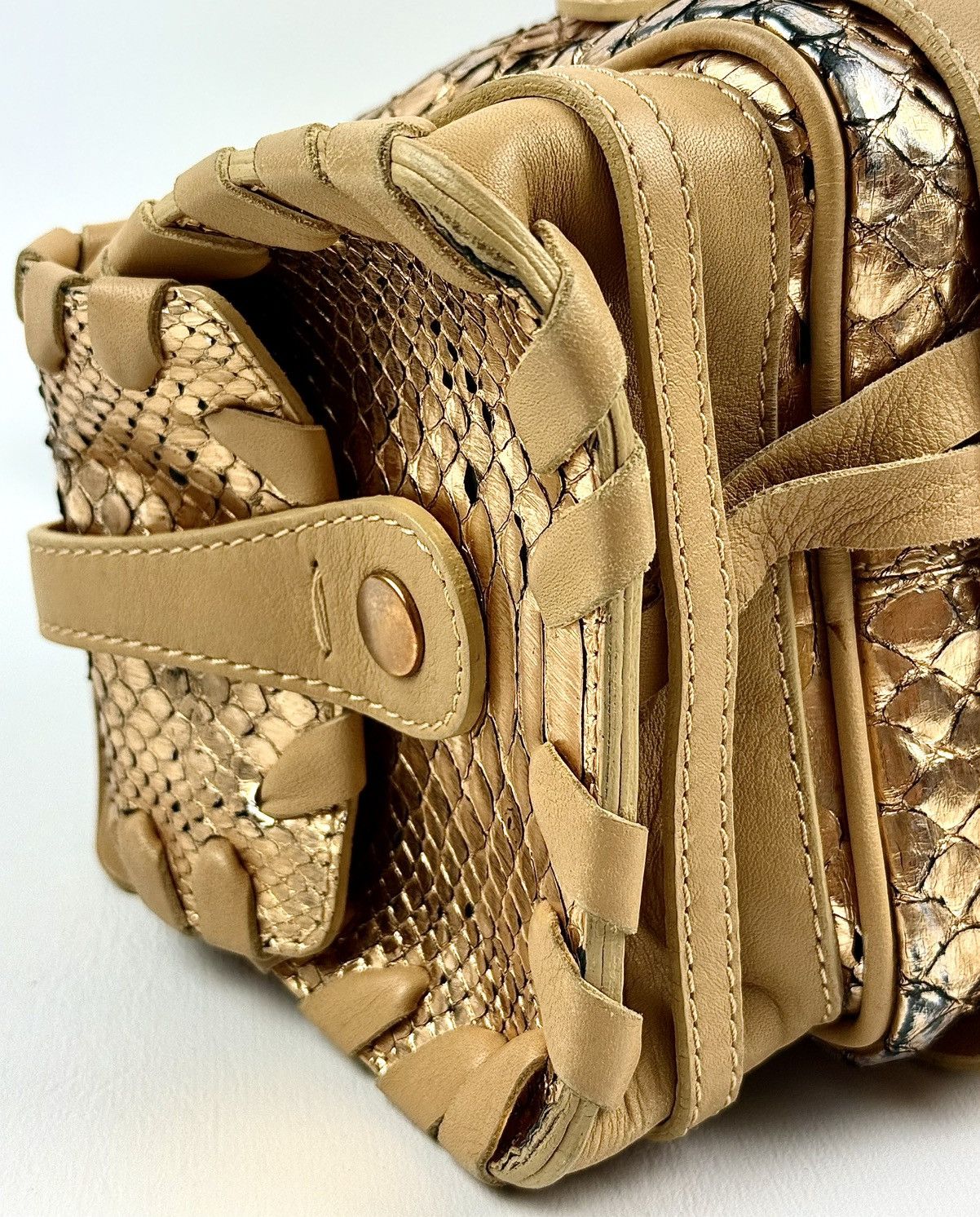 Chloe Chloe - Phoebe - 2004 - Magazine - Metallic Gold - Silverado Size ONE SIZE - 20 Thumbnail
