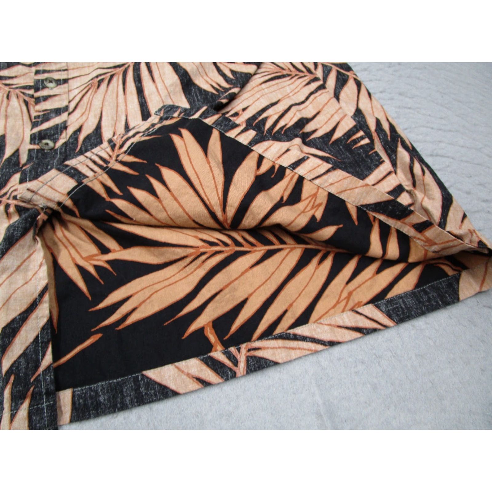 Tori Richard Tori Richard Shirt Men Large Brown Floral Button Up Hawaiian Reverse Made in USA Size US L / EU 52-54 / 3 - 3 Thumbnail