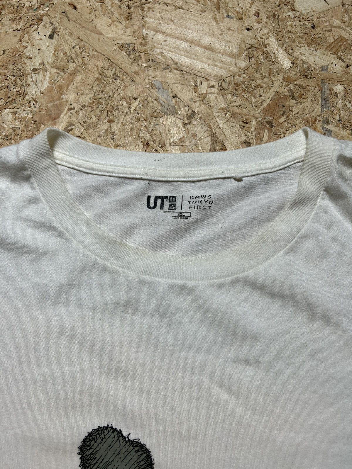 Kaws × Uniqlo Uniqlo Kaws Tokyo First Tee Size US XXL / EU 58 / 5 - 3 Thumbnail