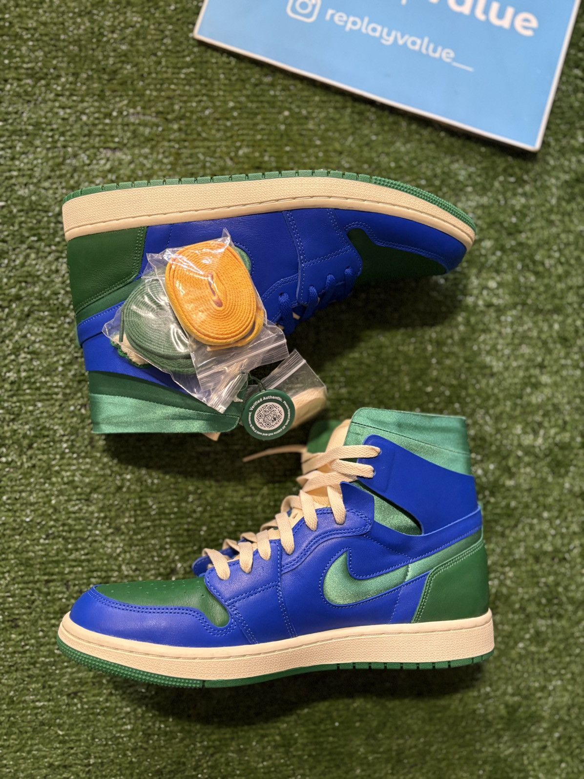 Jordan Brand DS WMNS AIR JORDAN 1 ZOOM CMFT X ALEALI MAY Size US 11 / EU 44 - 2 Thumbnail