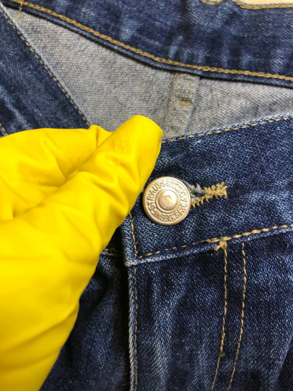 Levi's Vintage Levi’s 630 Straight Leg Jeans Classic Blue – 90s Y2K Size US 36 / EU 52 - 12 Thumbnail