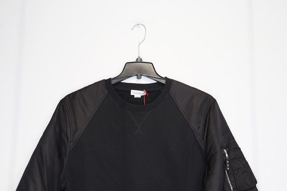 Alexander McQueen o1rshd1 Nylon Padded Combo MA-1 Crewneck Sweater in Black Size US XXL / EU 58 / 5 - 4 Thumbnail