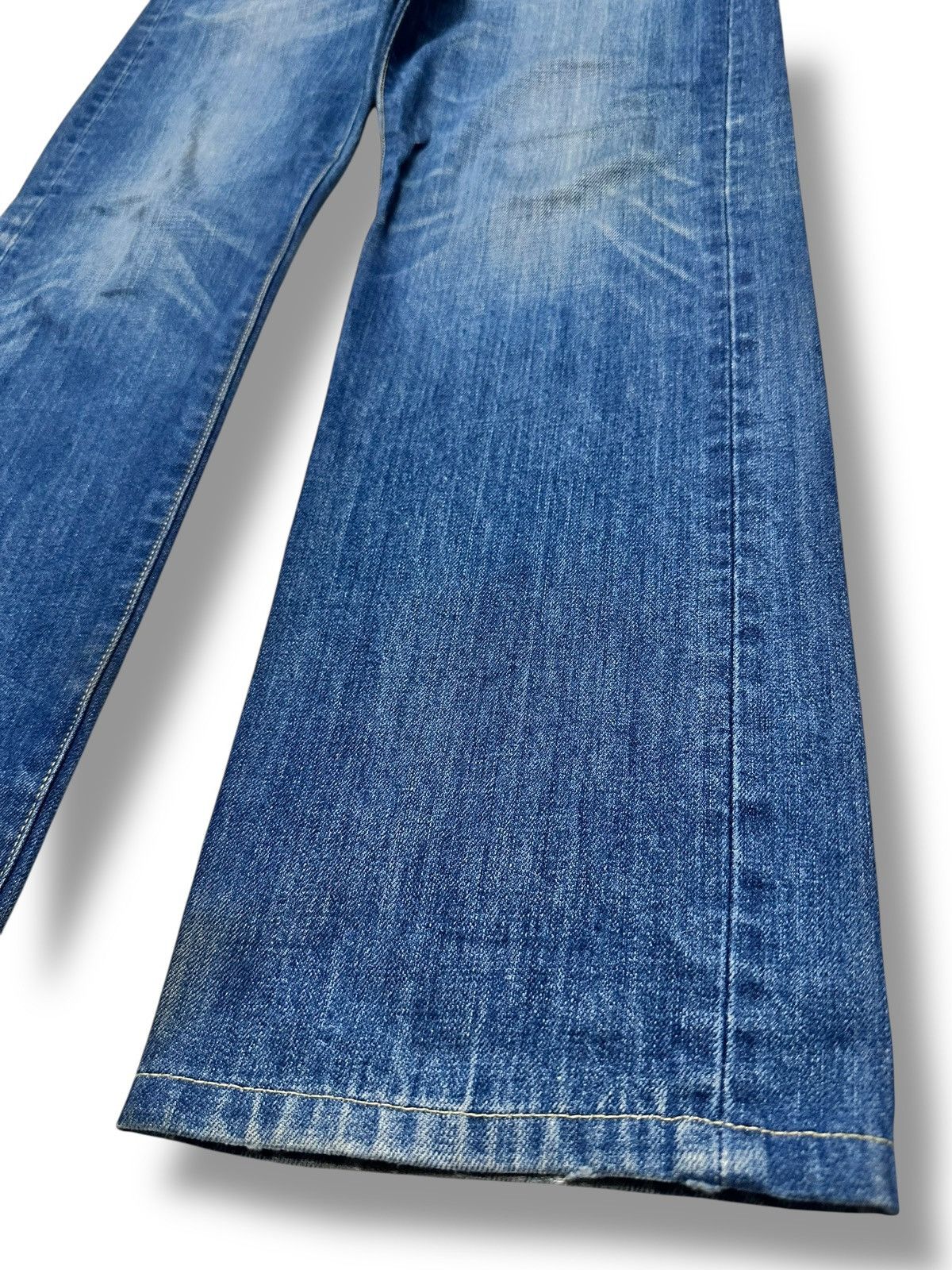 Uniqlo Uniqlo Regular Fit Denim Light fading and Wear Looks Size US 34 / EU 50 - 12 Thumbnail
