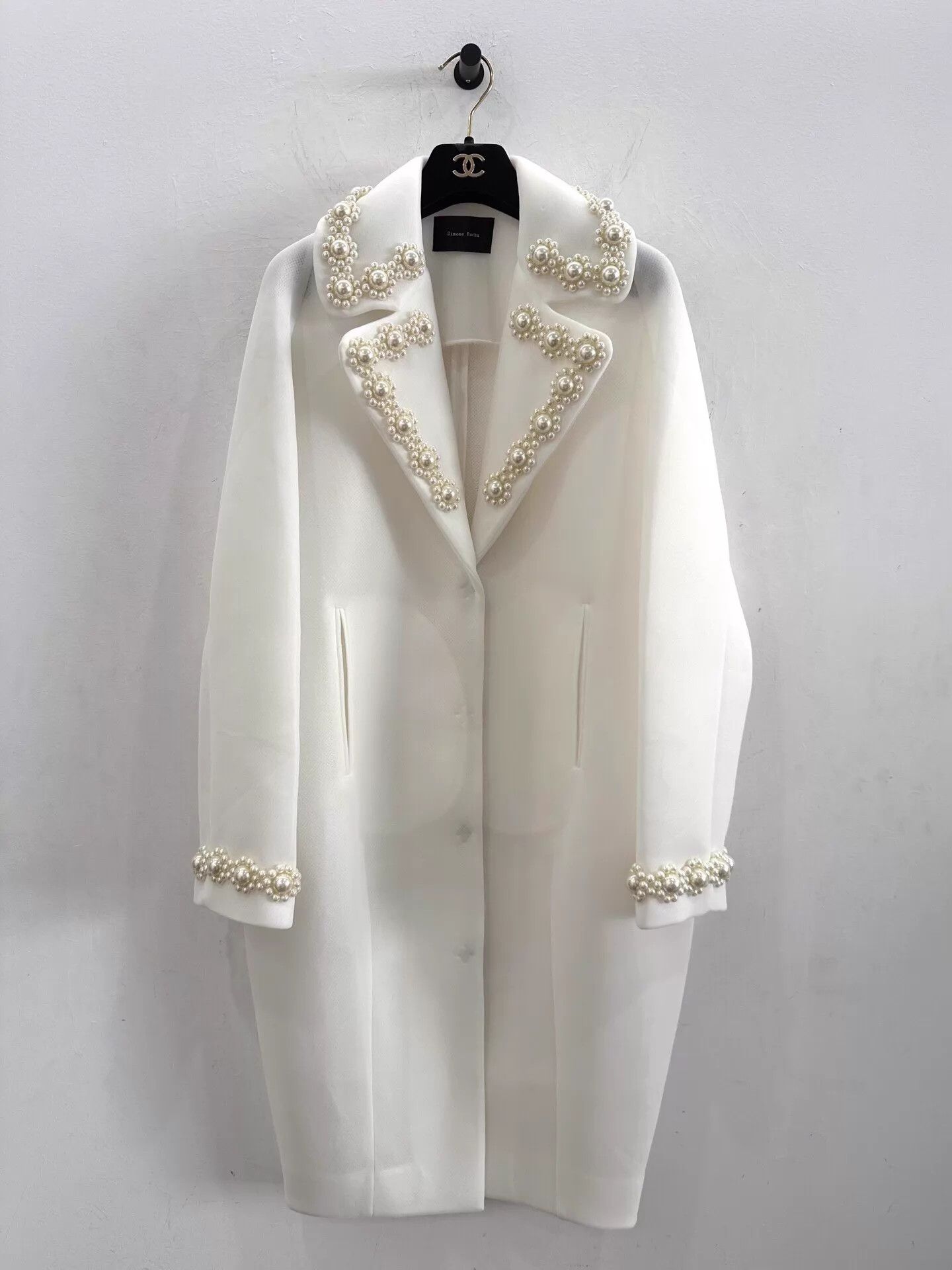 Simone Rocha Simone Rocha women's white petal pearl logo coat UK6 Size XS / US 0-2 / IT 36-38 - 1 Thumbnail
