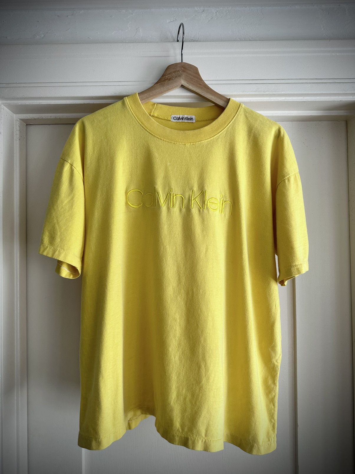 Calvin Klein × Vintage Vintage Y2K 80s Calvin Klein T Shirt Single Stitch Cropped Size US L / EU 52-54 / 3 - 2 Thumbnail
