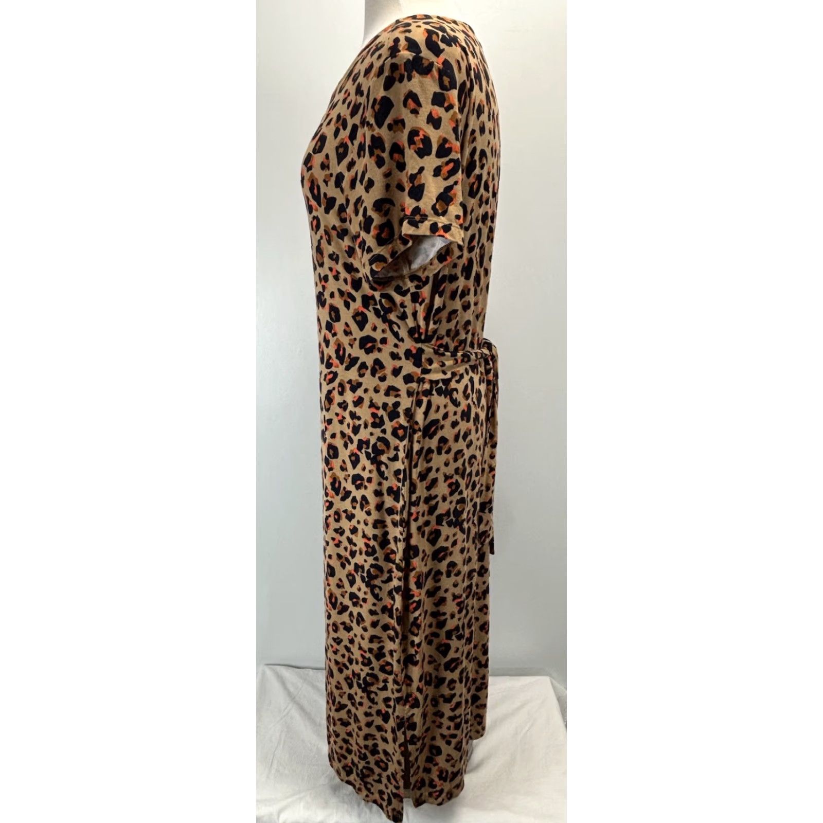 Loft LOFT Outlet Women's Midi Jersey Dress Size Large Animal Print T-Shirt Dress Casual Tie Neck Stretch Size L / US 10 / IT 46 - 2 Thumbnail
