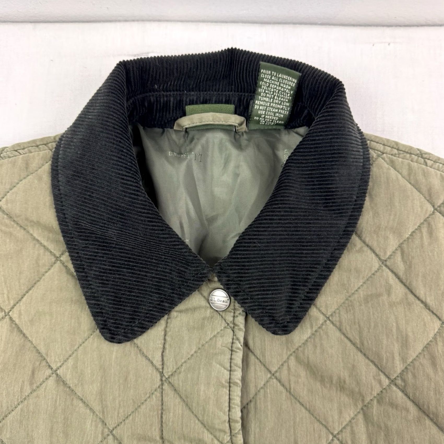 Vintage LL Bean Quilted Thermore Barn Jacket Corduroy Collar Snap Up Womens Small Green Quilted Jacket Womens Small Size S / US 4 / IT 40 - 4 Thumbnail