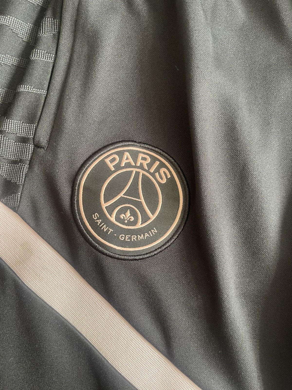 Nike Paris-Saint-Germain tracksuit, black and pink size m Size US 40 / EU 56 - 10 Thumbnail