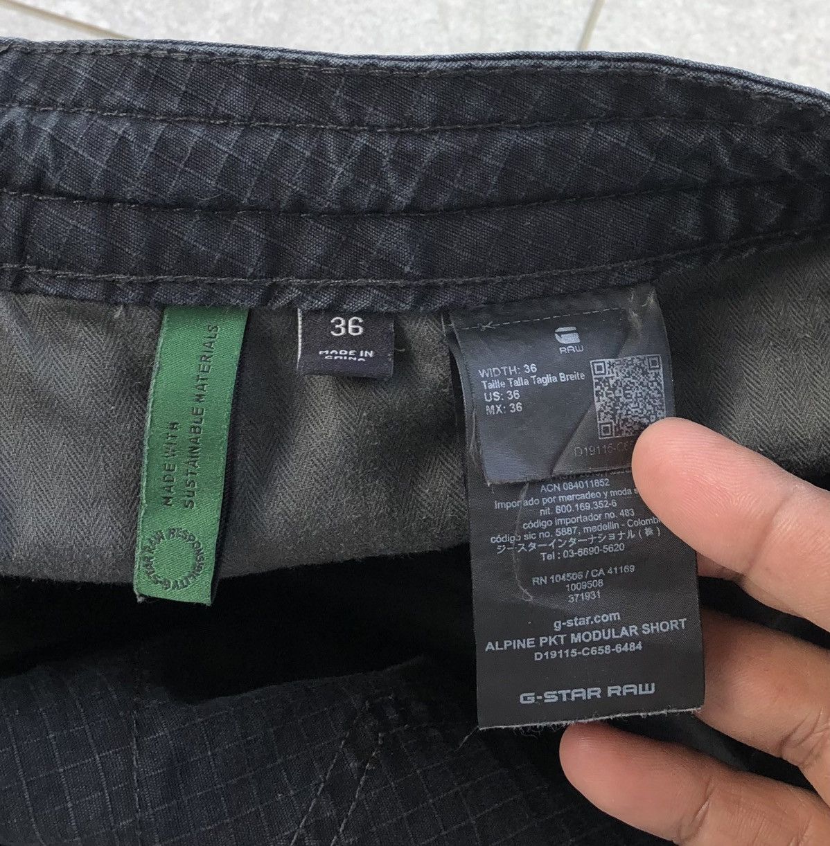 G-Star G-STAR RAW ORIGINALS Alpine Pocket Modular CARGO SHORTS Size US 36 / EU 52 - 14 Thumbnail