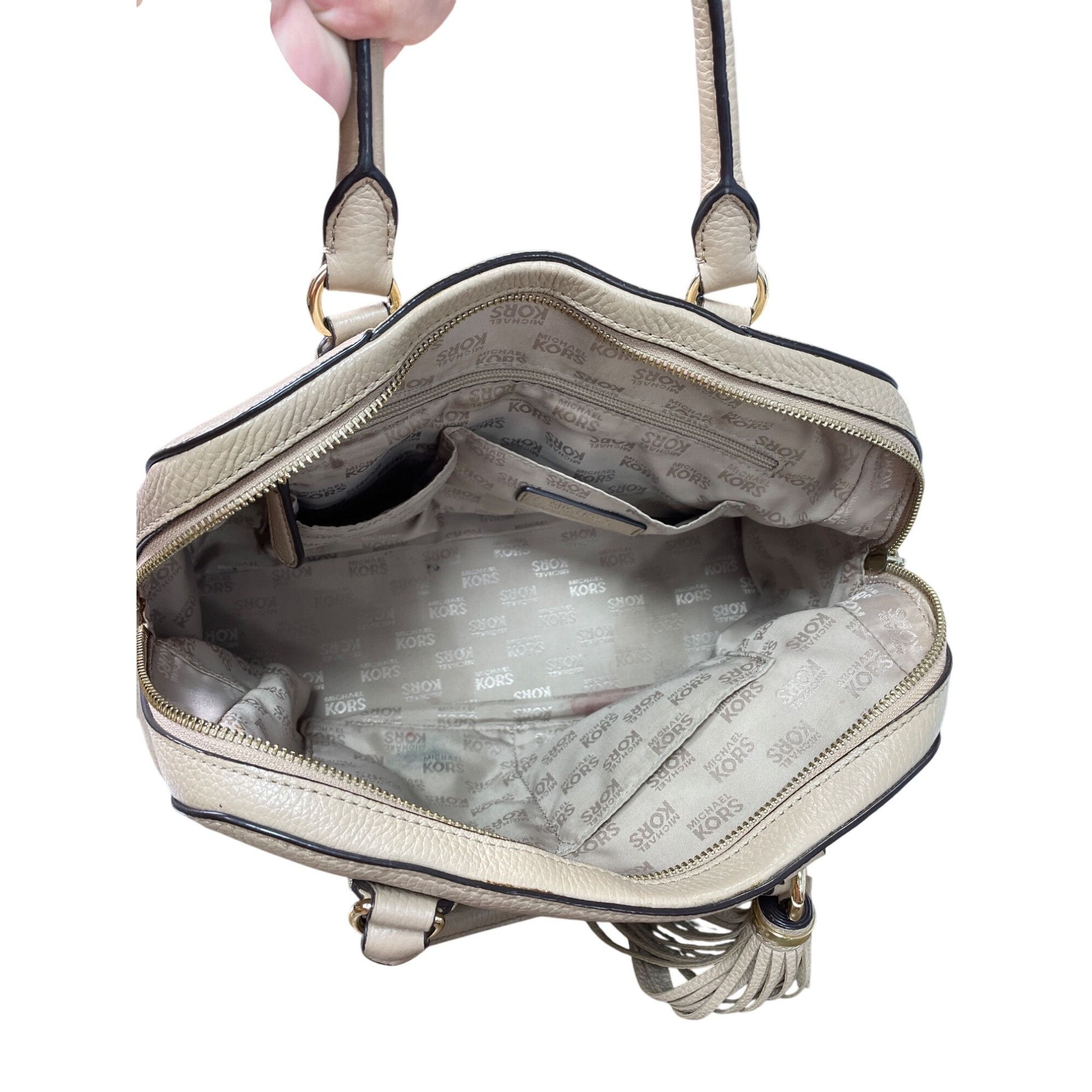 Michael Kors Michael Kors Womens Beige Leather Satchel Handbag SKU 9033 Size ONE SIZE - 17 Thumbnail
