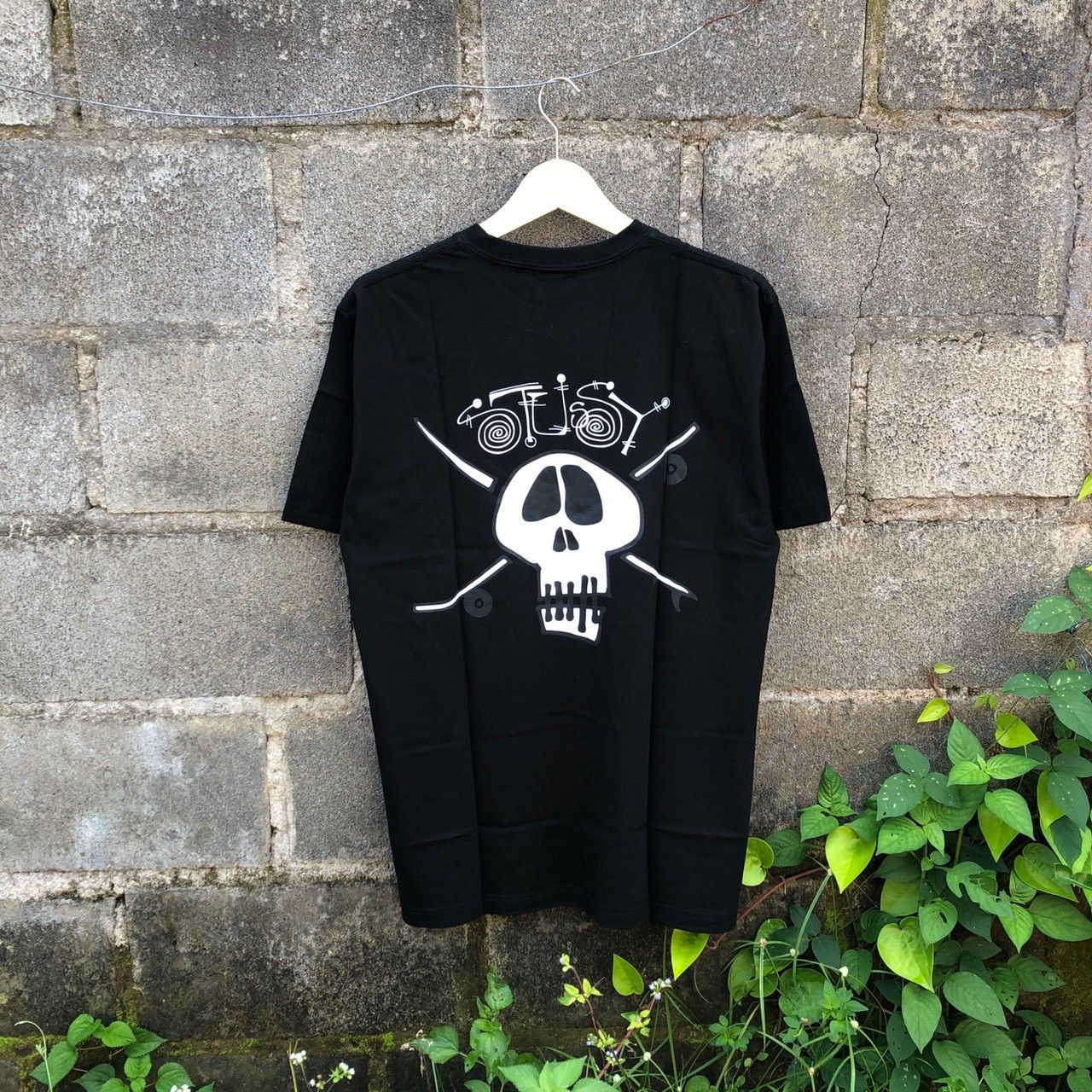 Stussy STUSSY SKULL SURFSKATE LOGO TEE BLACK // XL Size US XL / EU 56 / 4 - 2 Thumbnail