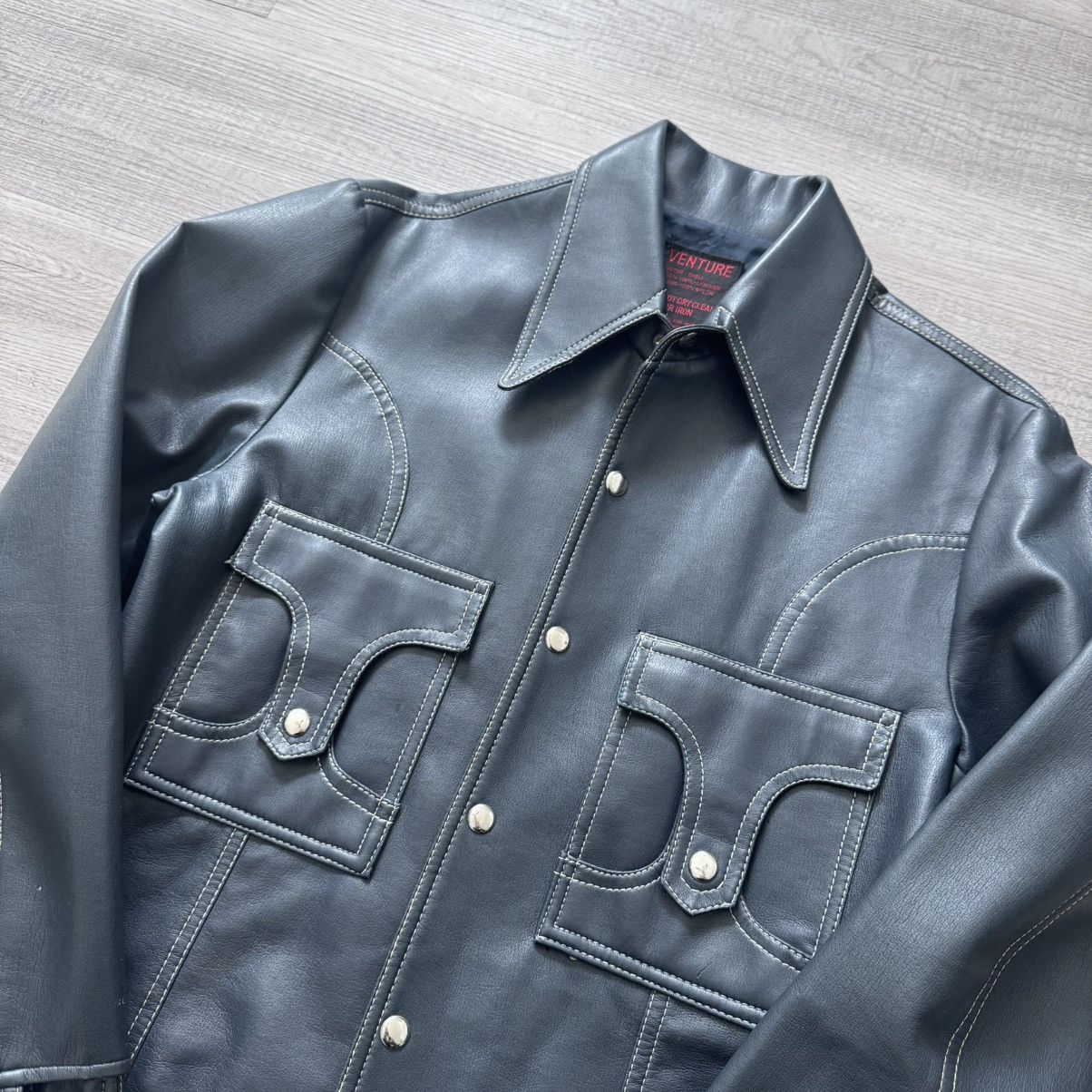 Vintage Vintage Vinyl Leather Jacket Size S Size US S / EU 44-46 / 1 - 3 Thumbnail