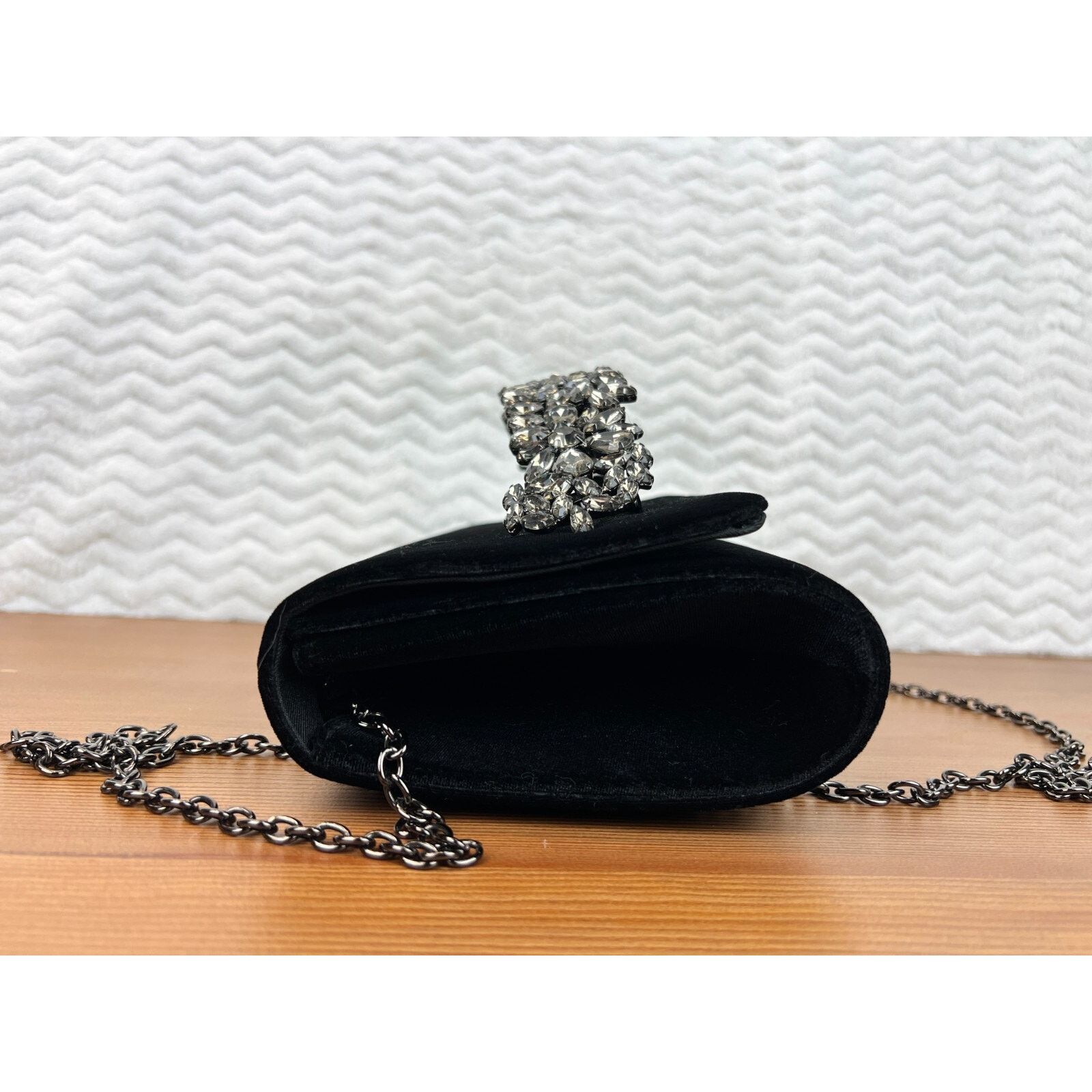 Other Sondra Roberts Velvet Clutch Stone Encrusted Shoulder Chain Size ONE SIZE - 4 Thumbnail