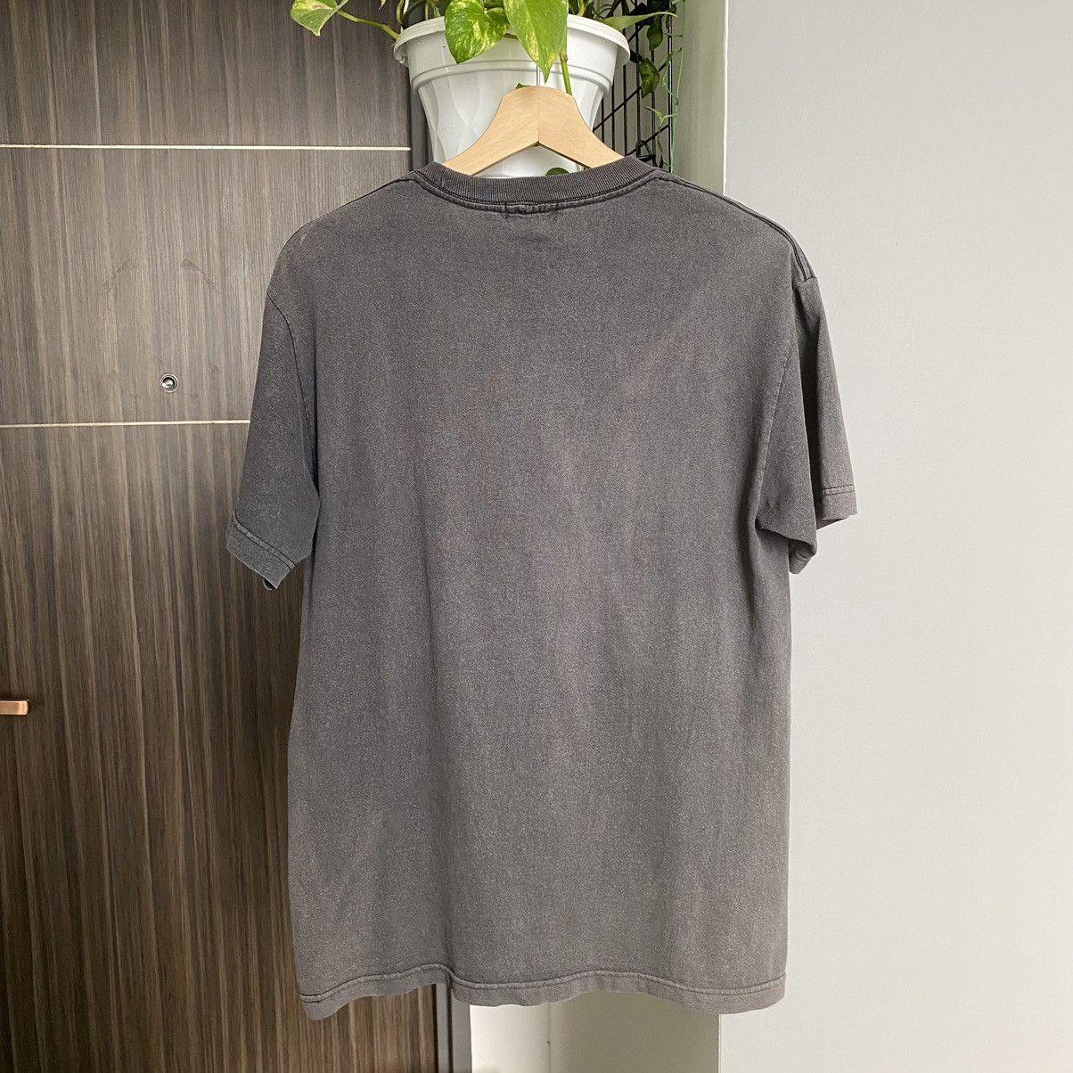 DELUXE Thrashed Faded Vintage Y2K Deluxe Wording ERD GRUNGE TEE Size US M / EU 48-50 / 2 - 5 Thumbnail