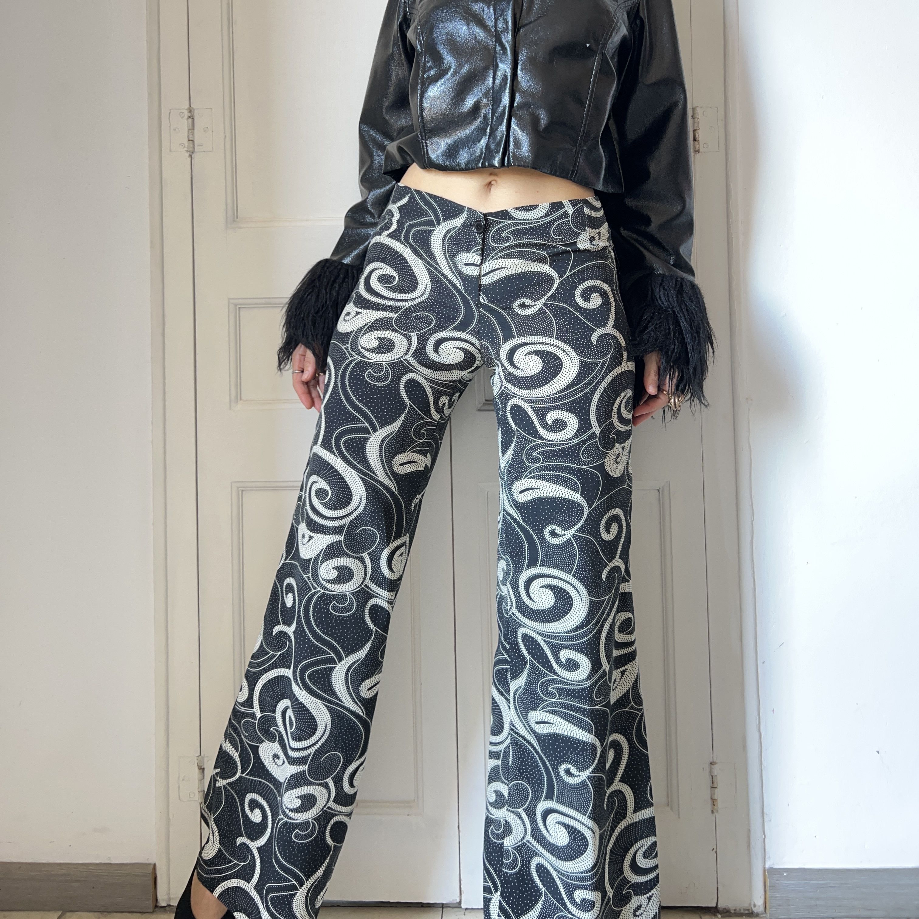 Vintage Vintage Y2k Monochrome Swirl Wide Leg Pants Size 27" / US 4 / IT 40 - 3 Thumbnail