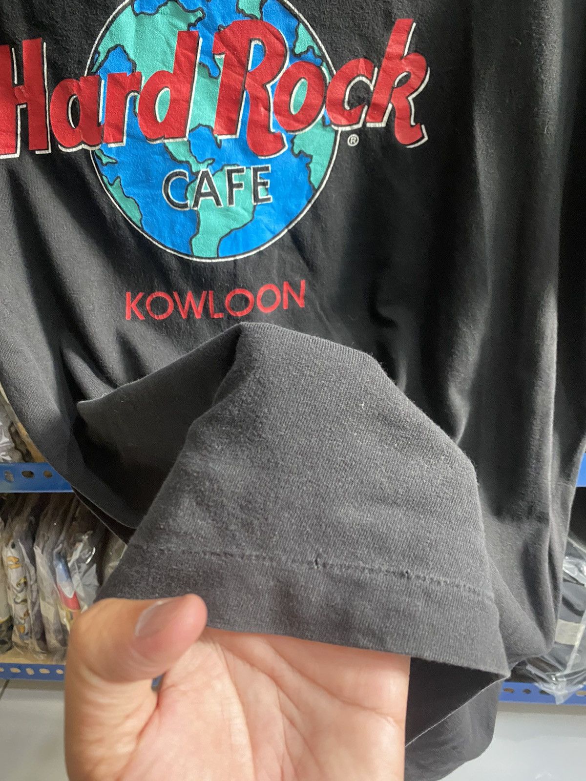 Hard Rock Cafe HARD ROCK CAFE KOWLOON TSHIRT Size US L / EU 52-54 / 3 - 5 Thumbnail