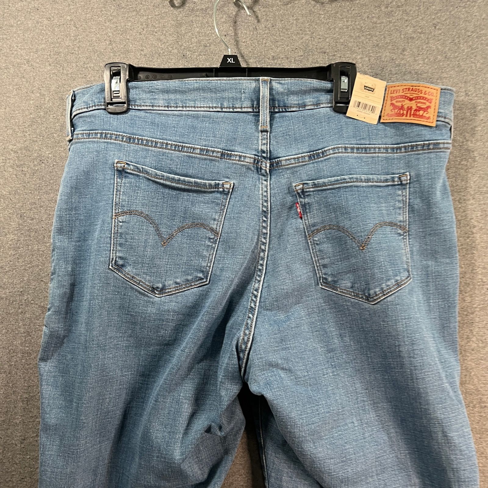 Other Levi's 311 Shaping Skinny Capri Women's Jeans Blue Denim Size 40" / US 18 - 10 Thumbnail
