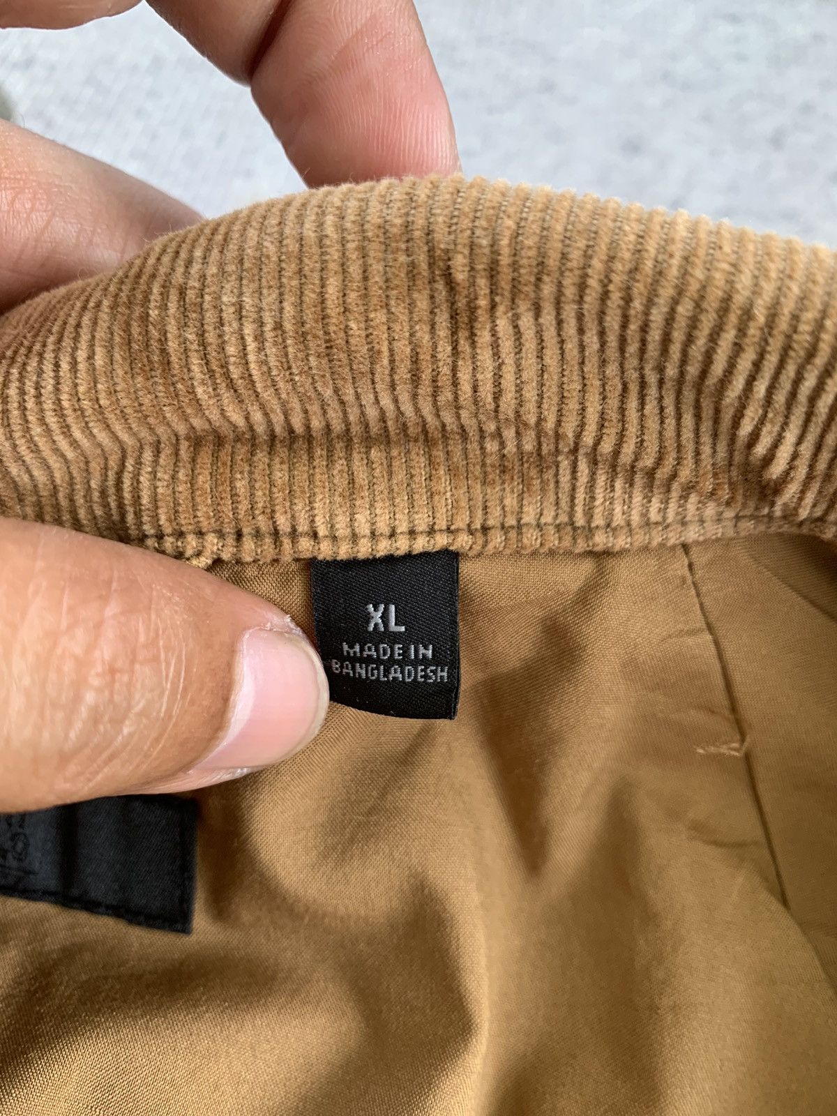Uniqlo Uniqlo Outdoor Jacket Like Carhartt Style Size US XL / EU 56 / 4 - 15 Thumbnail