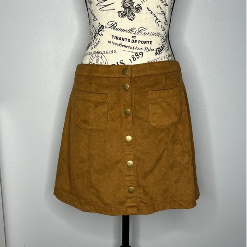 Garage Button Front 2 Square Pocket Faux Suede Skirt Size 28" / US 6 / IT 42 - 11 Thumbnail