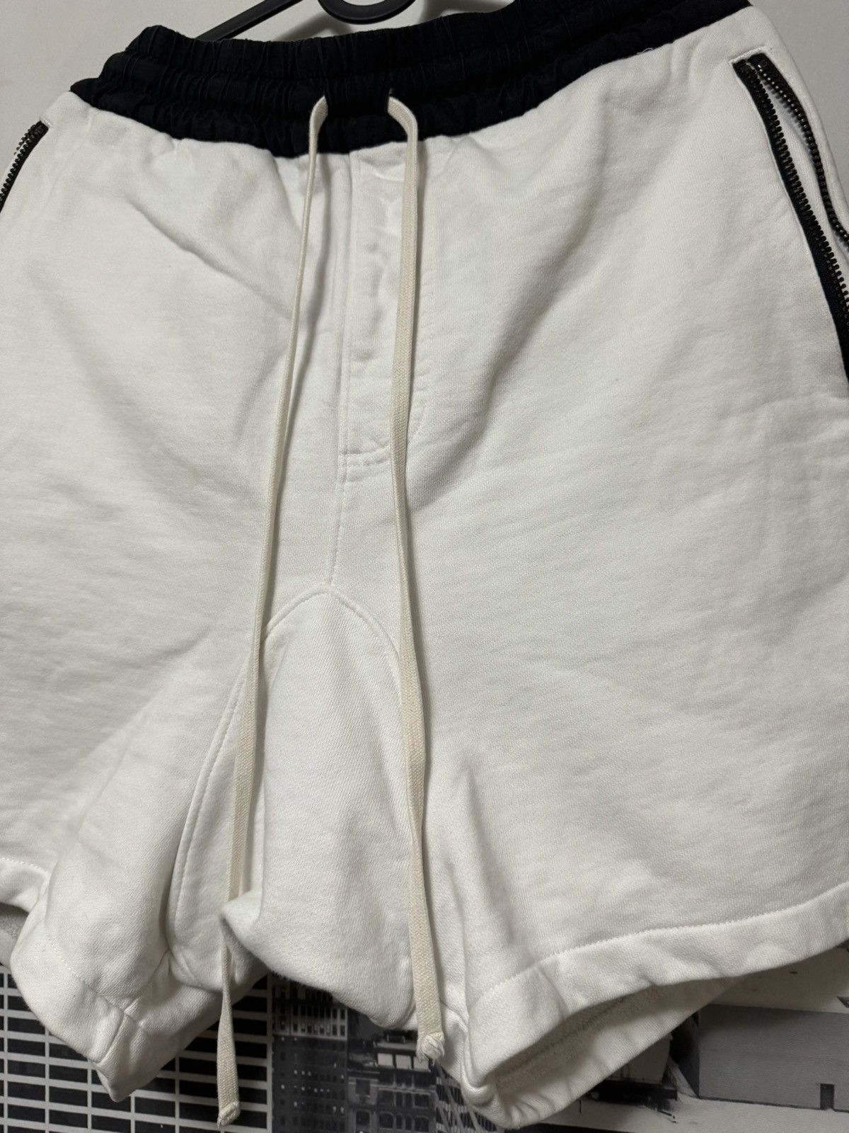 FOG 💥 OG FOG Fear of God Essentials Shorts SZ Large White Size US 34 / EU 50 - 2 Thumbnail
