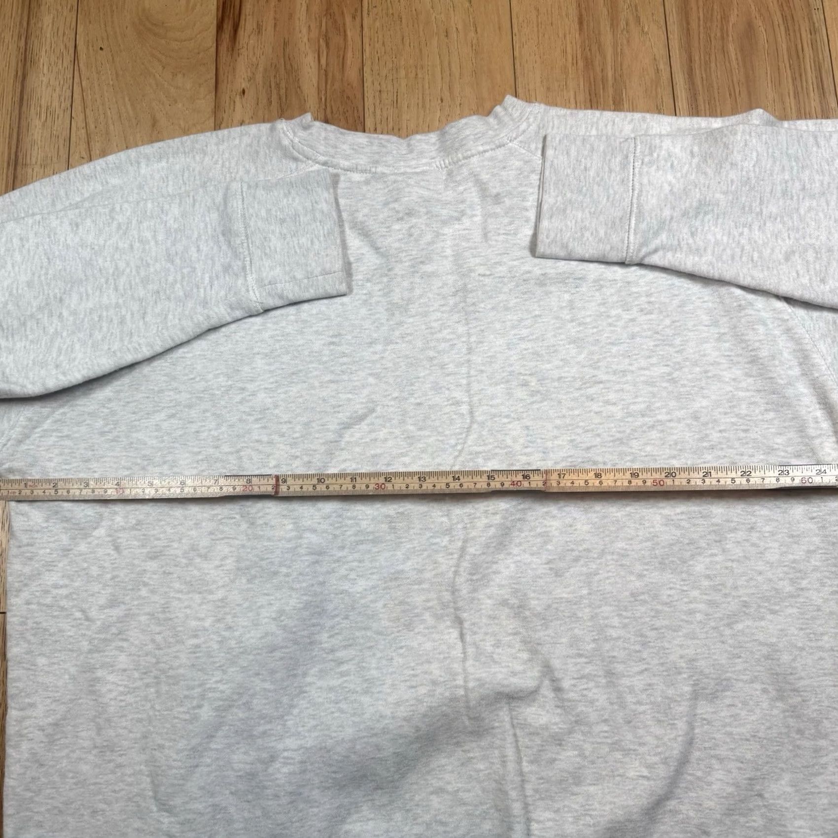 Champion VINTAGE Champion Sweatshirt Men XL Gray Crewneck Embroidered Wolverines Michigan Slimline? Size US XL / EU 56 / 4 - 7 Thumbnail