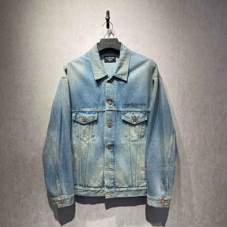 Balenciaga Balenciaga Distressed Denim Jacket with Embroidered Logo Size US XS / EU 42 / 0 - 1 Thumbnail