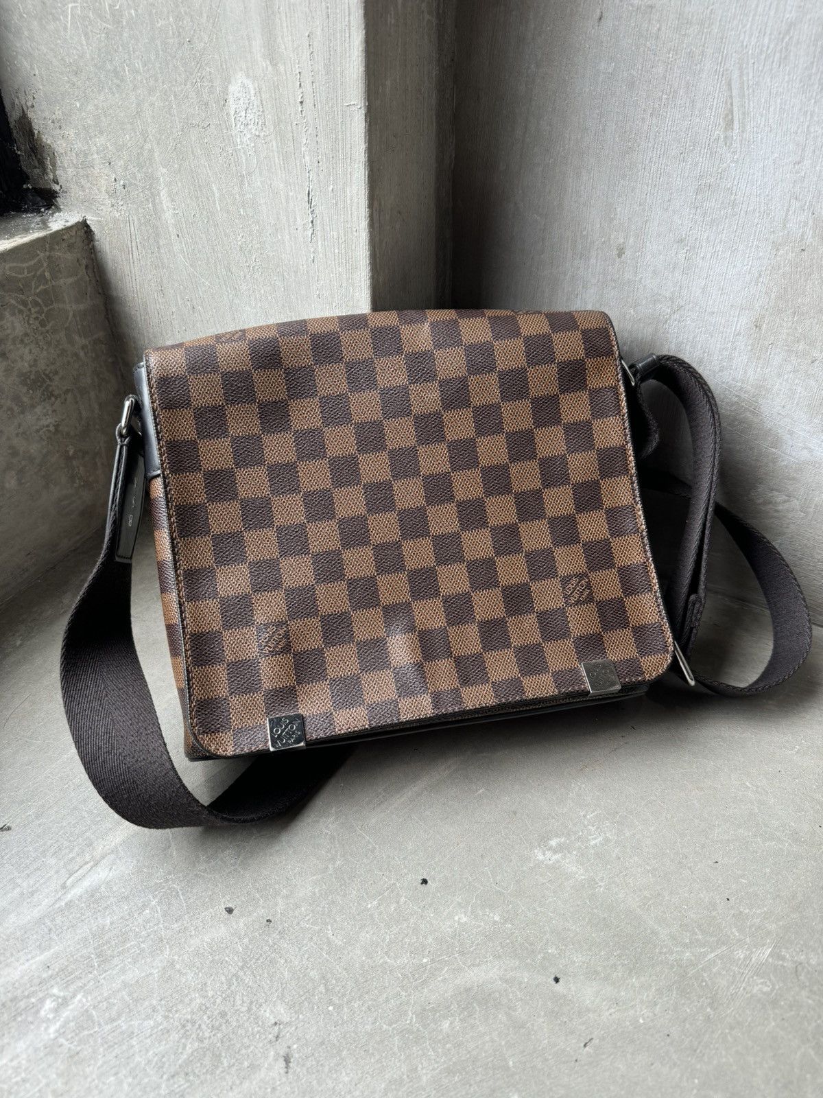 LOUIS VUITTON ディストリクト PM 無知 NV 