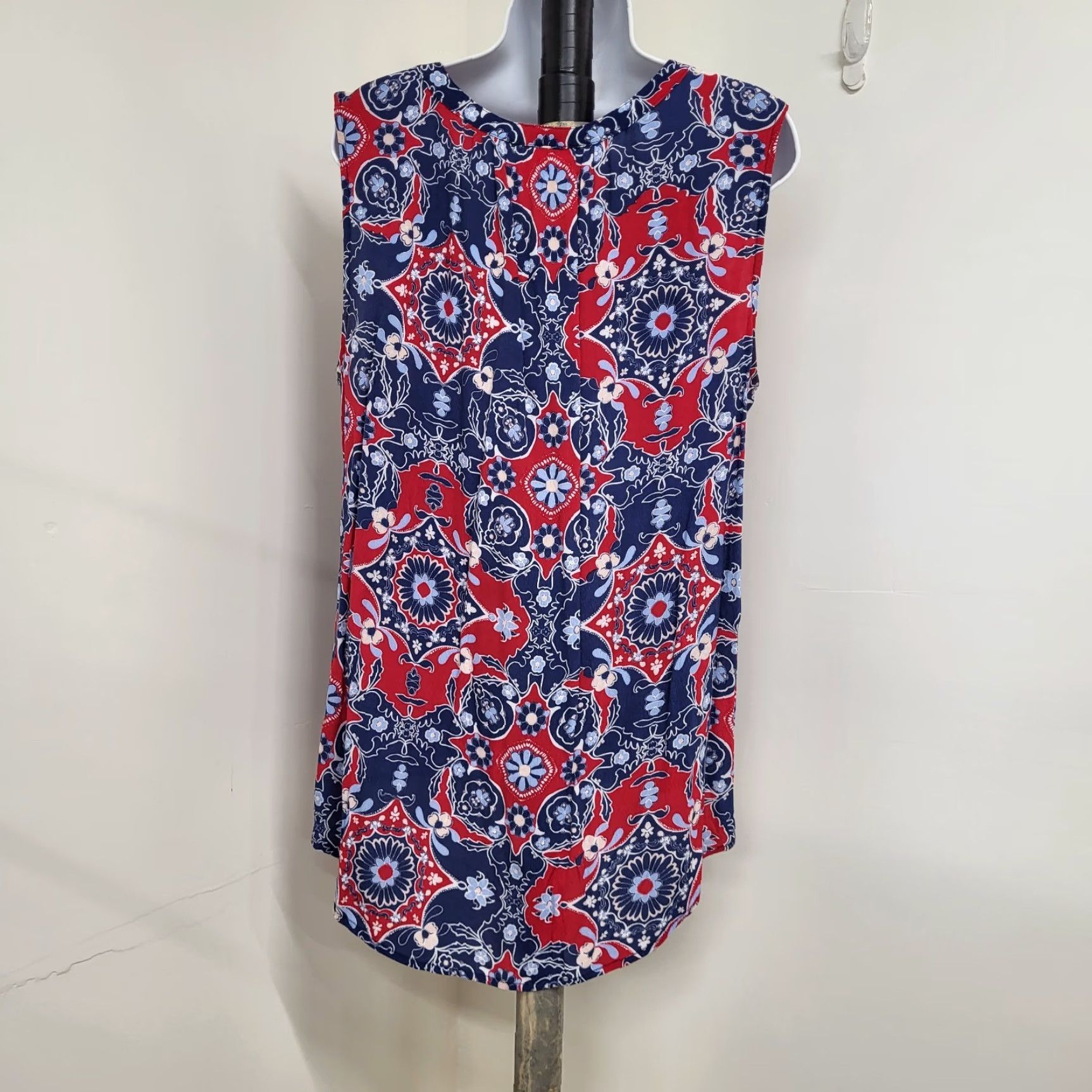 Liz Claiborne Liz Claiborne Blouse Sleeveless V-Neck Button Front Floral Multicolor M Women Shirt Top Size M / US 6-8 / IT 42-44 - 3 Thumbnail