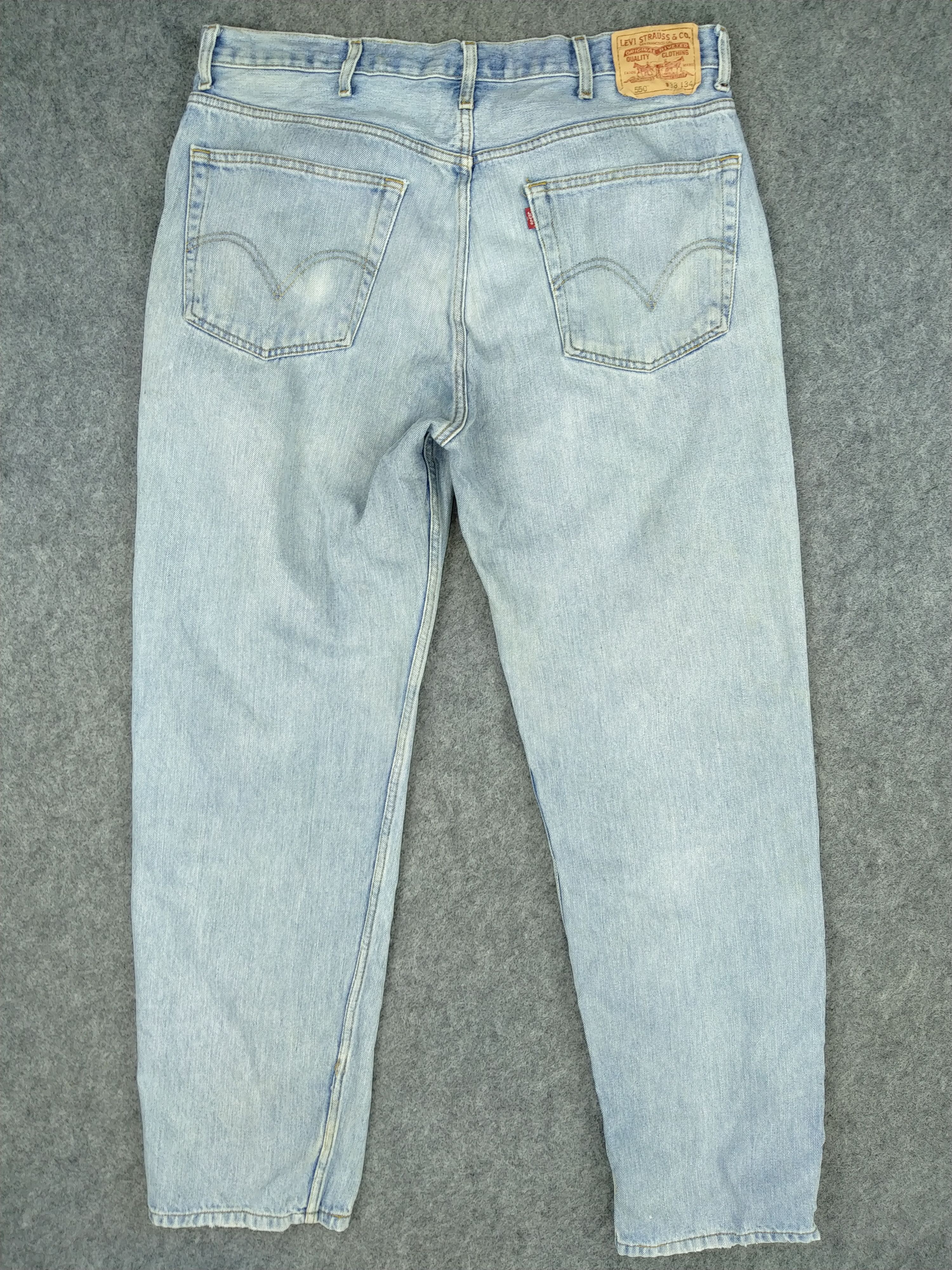 Japanese Brand Vintage Levi's 550 Light Wash 38 x 32.5 Denim -JN311 Size US 38 / EU 54 - 2 Thumbnail
