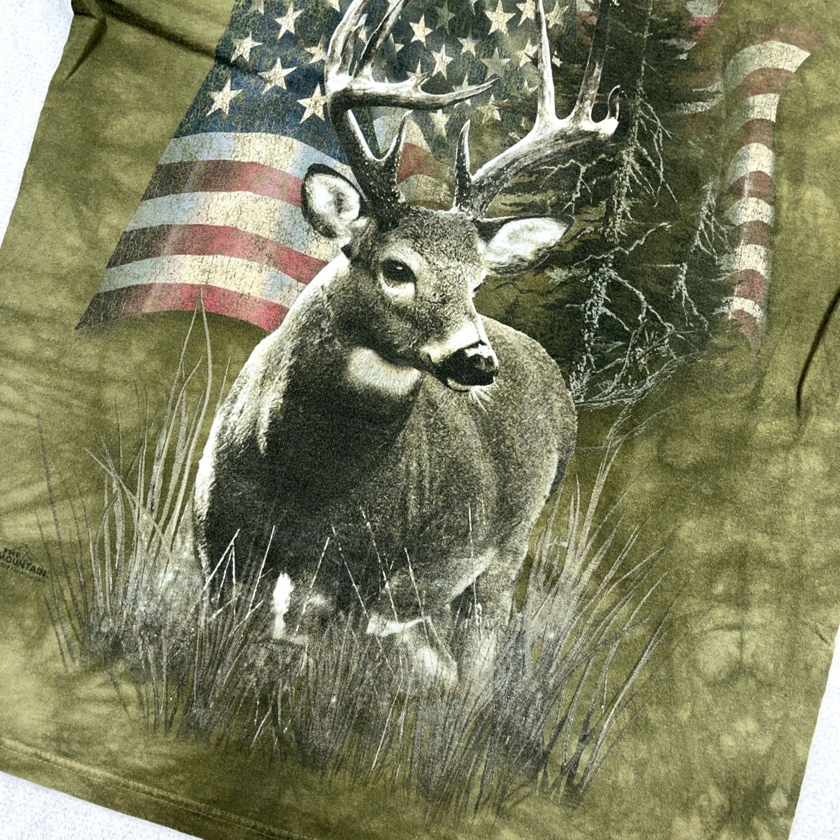 The Mountain The Mountain VTG Mens Large Green Tie Dye Nature Deer Buck American Flag Shirt Size US L / EU 52-54 / 3 - 4 Thumbnail
