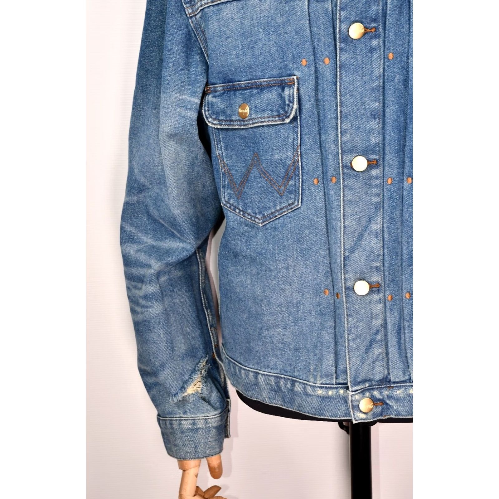 Wrangler WRANGLER MR. WRANGLER Denim Jacket Worn Indigo L Wrangler X Leon Bridges - Jacket, Men, Size L, Blue, Casual, Regular Fit Size US L / EU 52-54 / 3 - 4 Thumbnail