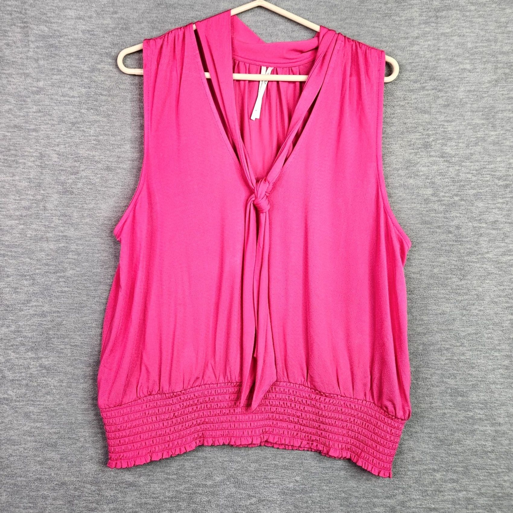 Anthropologie Anthropologie Women Pink Tie Front Blouse L Sleeveless Smocked Hem Boho Top Size L / US 10 / IT 46 - 2 Thumbnail